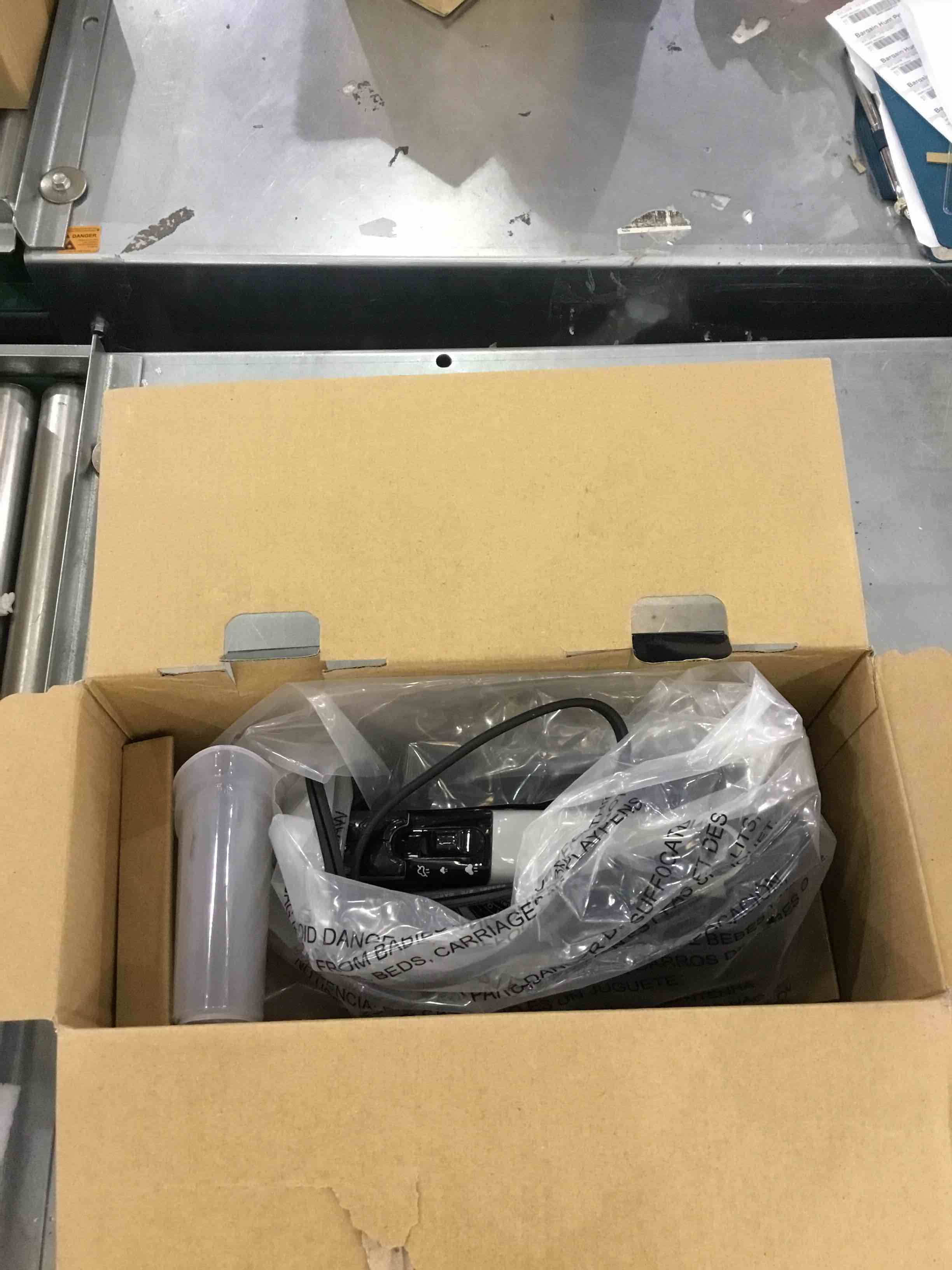https://s3.amazonaws.com/lotting-images-prod/bidfta/EXS00189338_1683819656189.jpeg