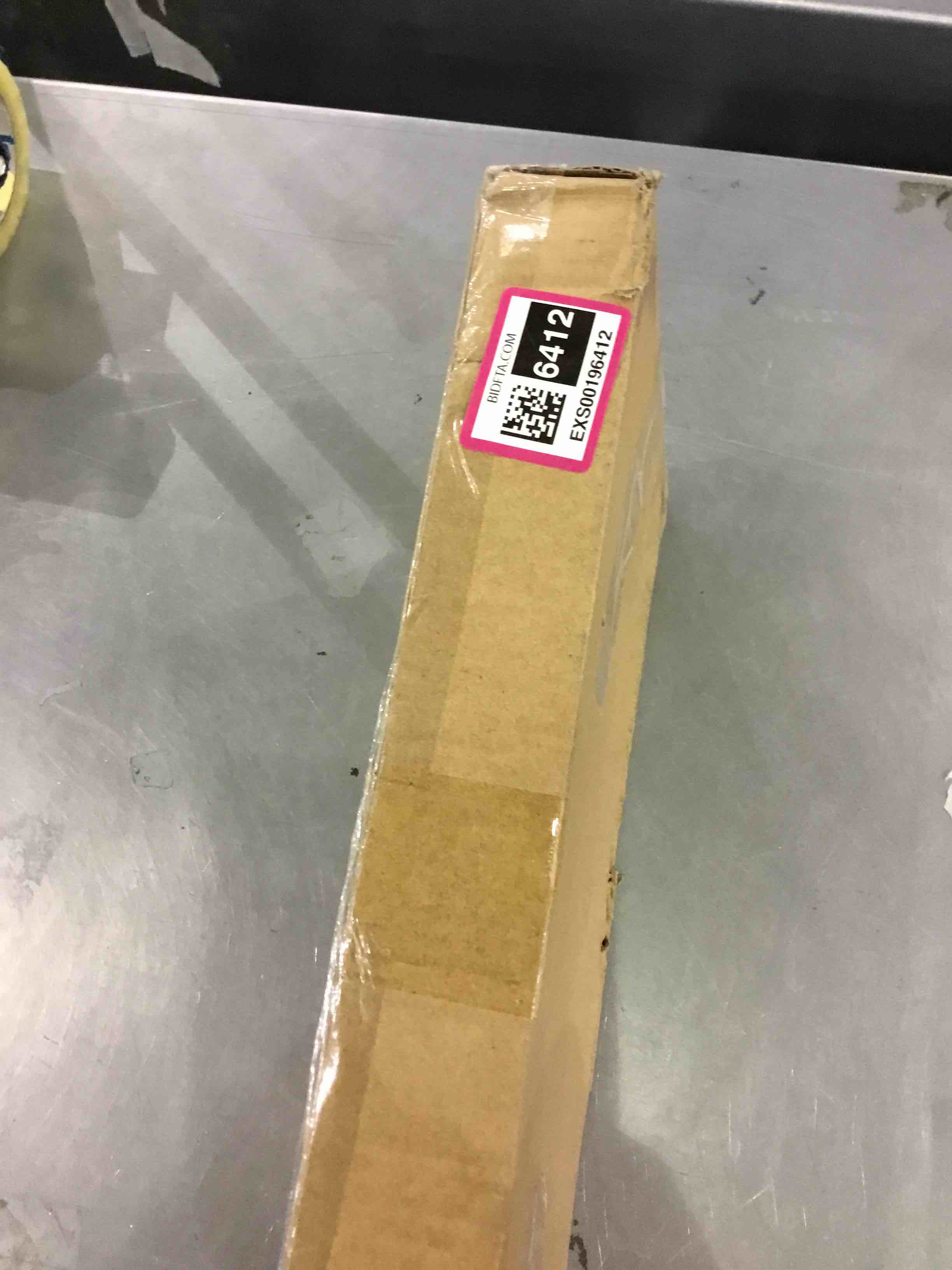 https://s3.amazonaws.com/lotting-images-prod/bidfta/EXS00196412_1683027440862.jpeg