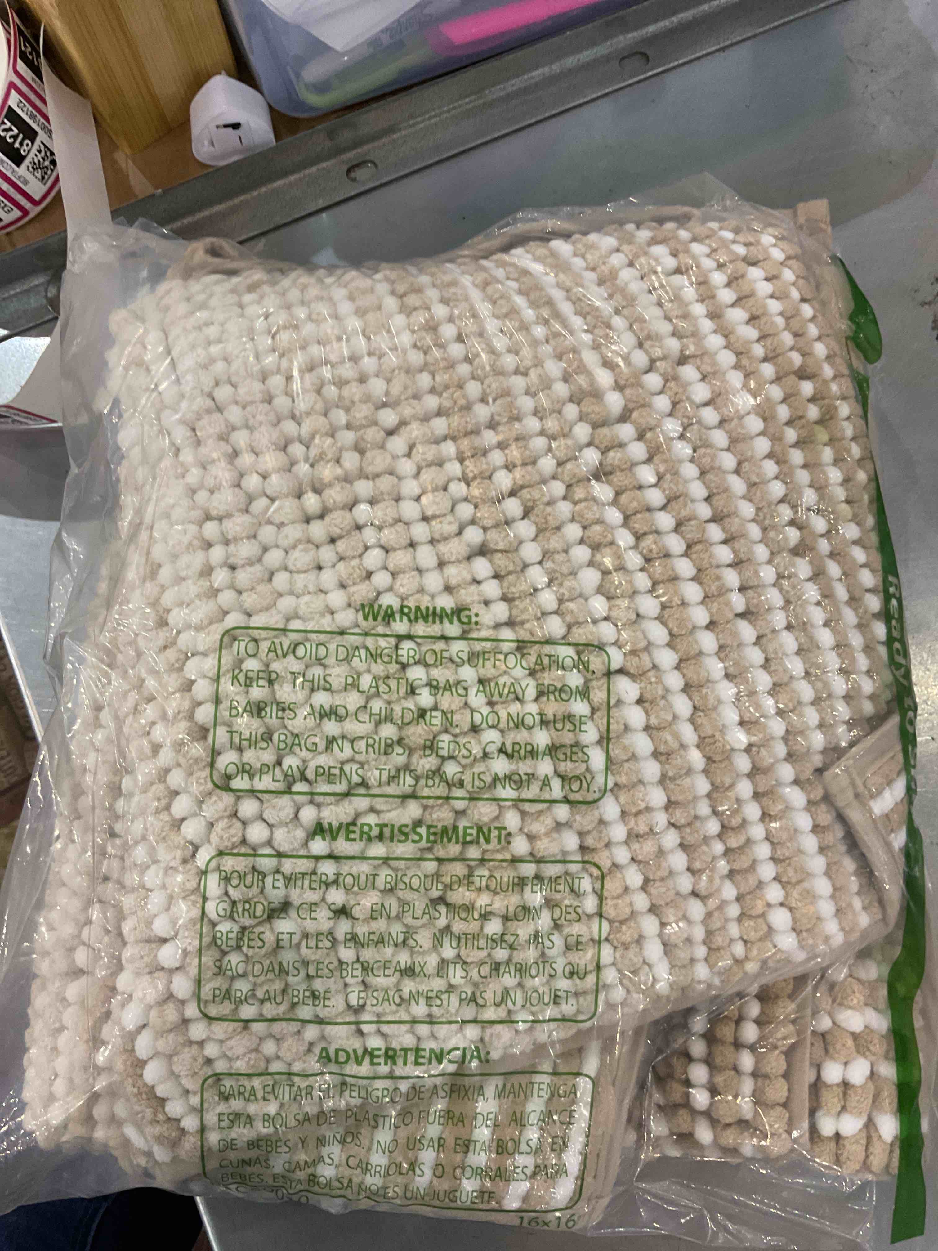 https://s3.amazonaws.com/lotting-images-prod/bidfta/EXS00198112_1681998174144.jpeg