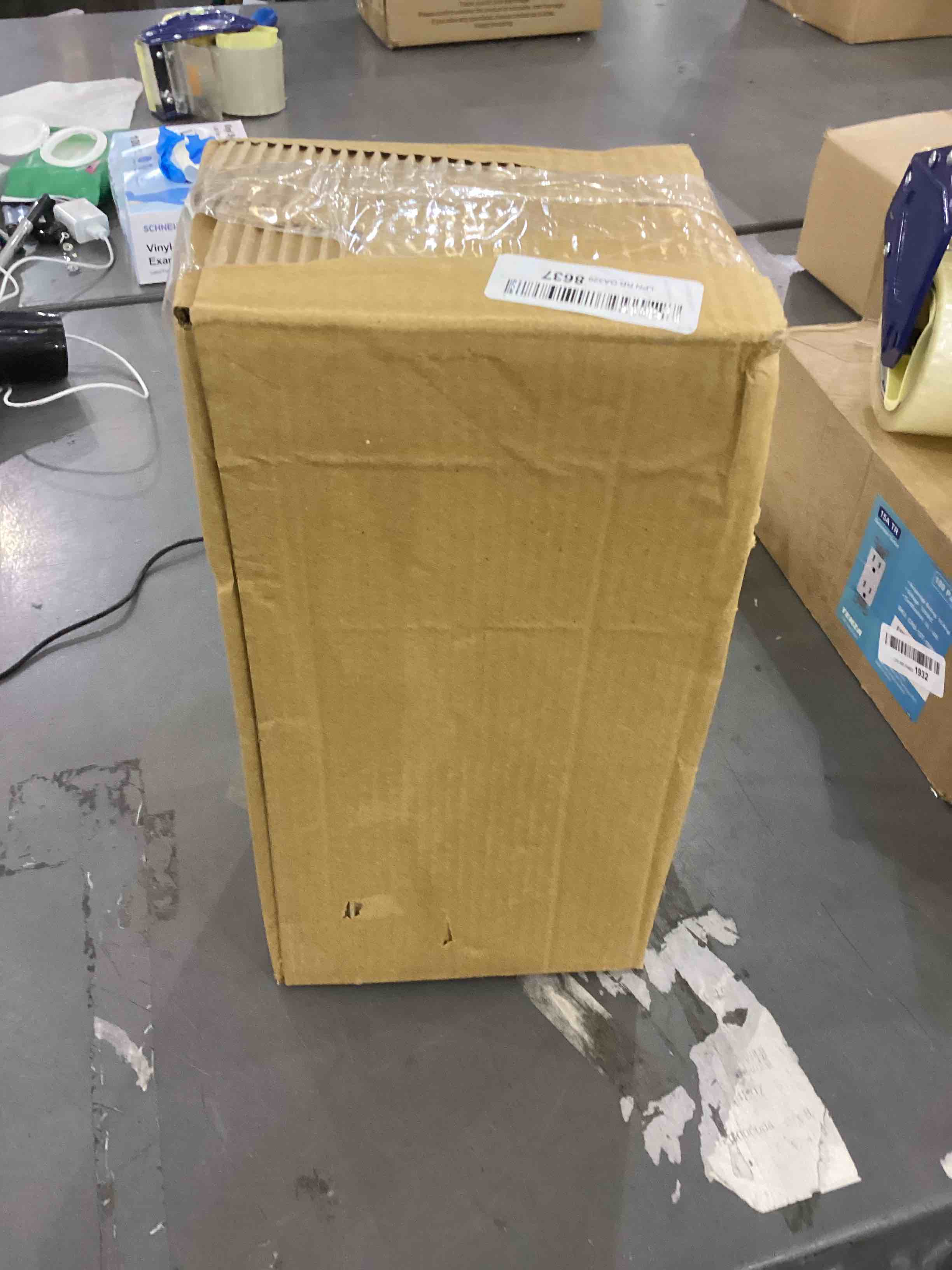https://s3.amazonaws.com/lotting-images-prod/bidfta/EXS00203100_1684431366101.jpeg