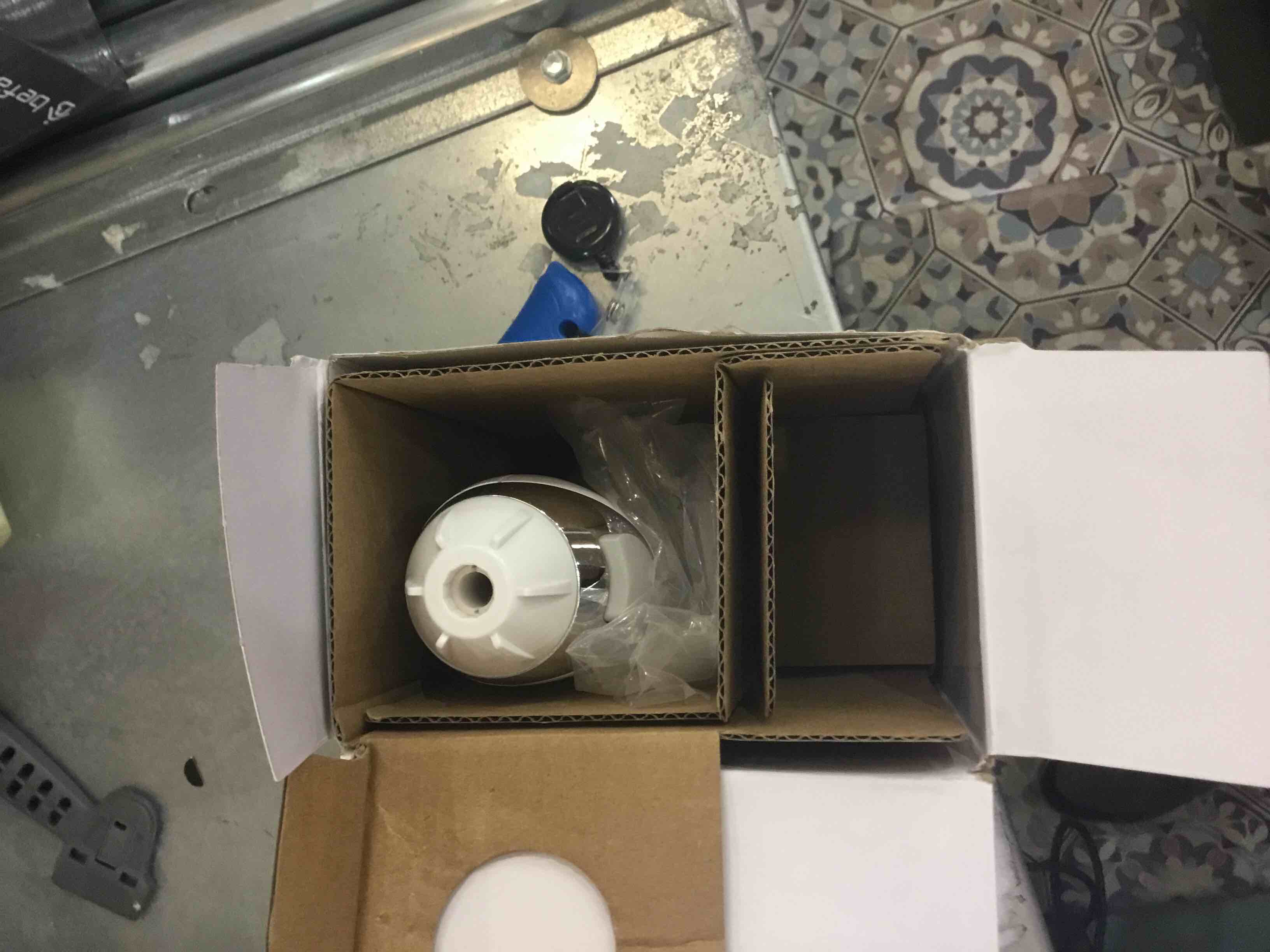 https://s3.amazonaws.com/lotting-images-prod/bidfta/EXS00204954_1685025325123.jpeg