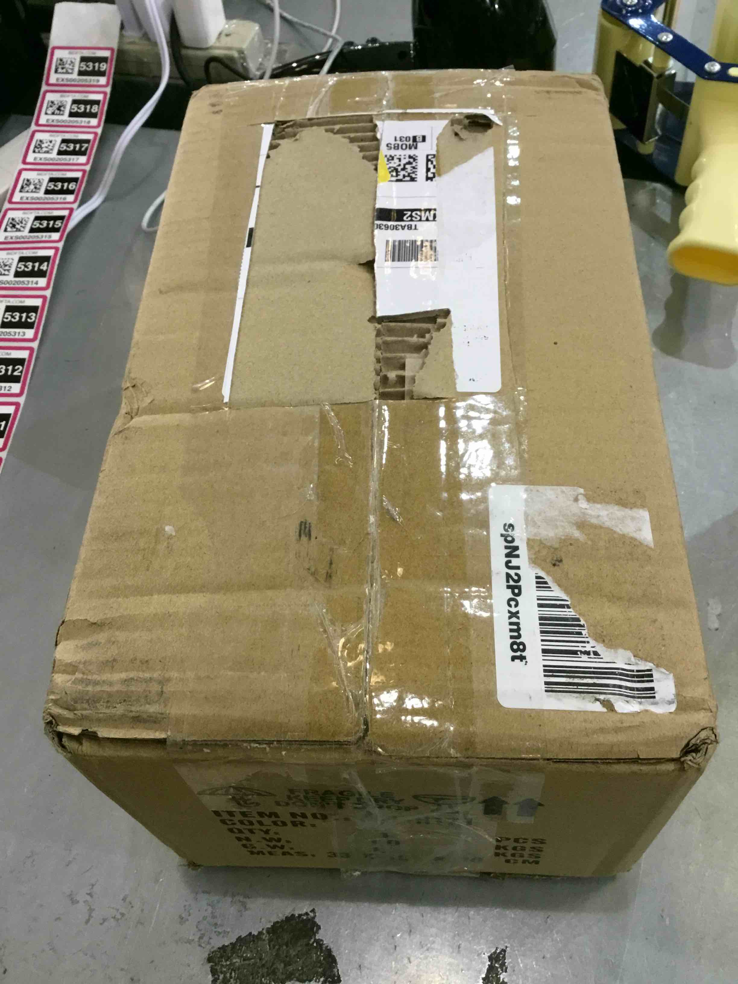 https://s3.amazonaws.com/lotting-images-prod/bidfta/EXS00205307_1685456451472.jpeg