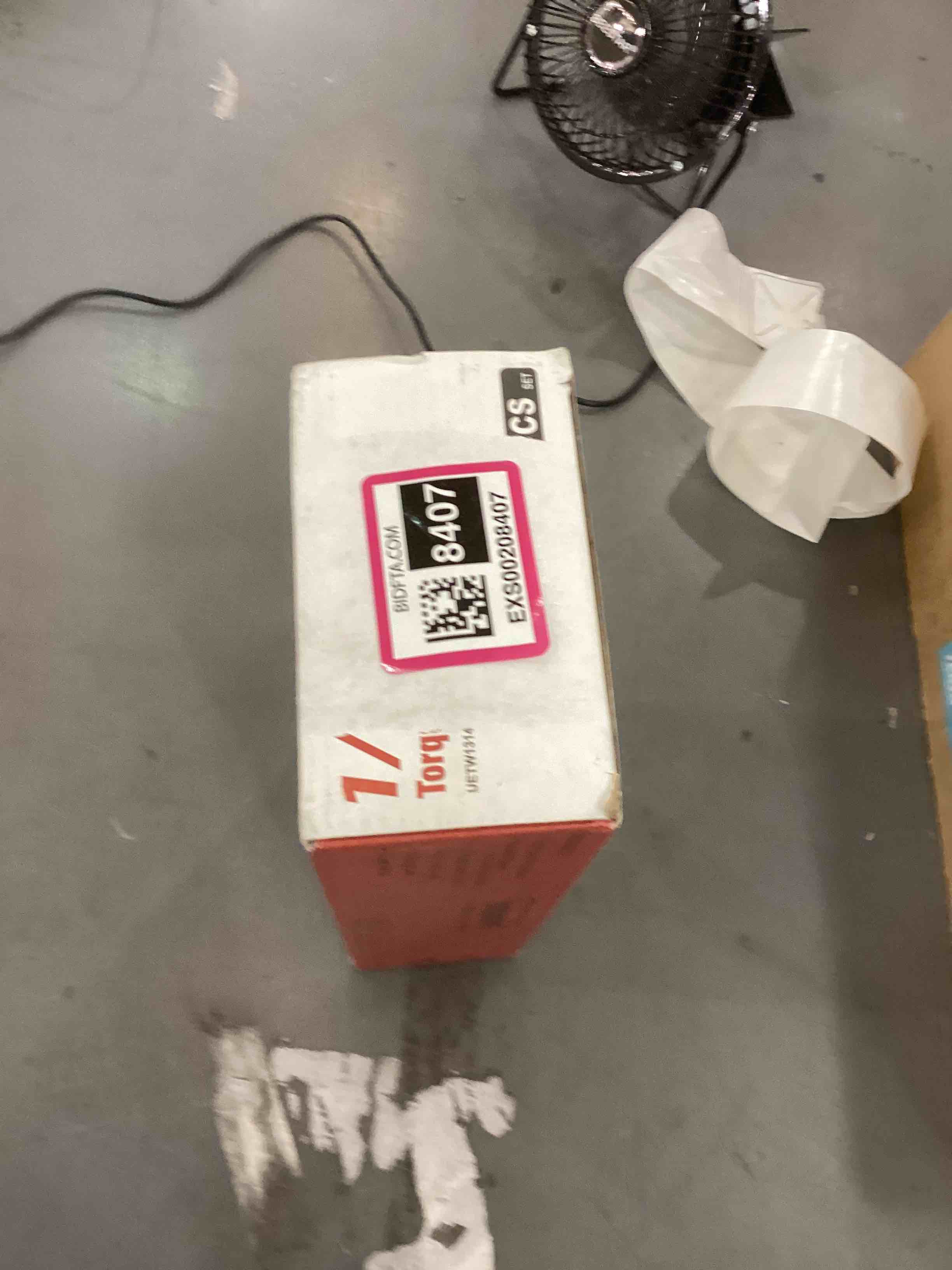 https://s3.amazonaws.com/lotting-images-prod/bidfta/EXS00208407_1684432216219.jpeg