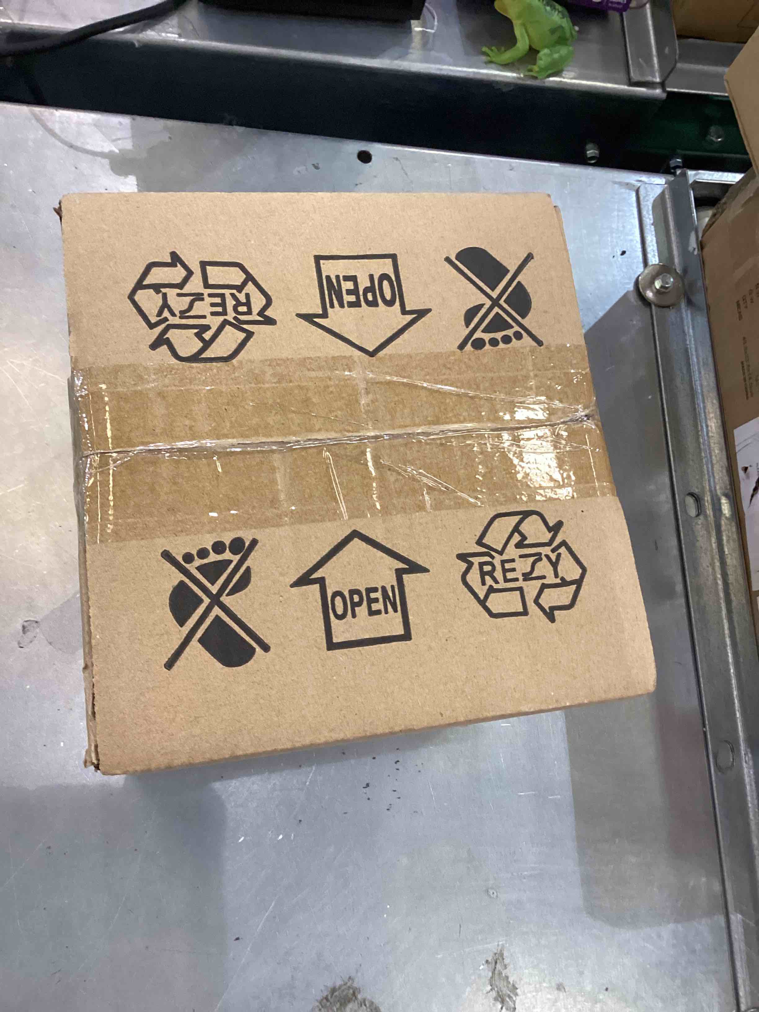 https://s3.amazonaws.com/lotting-images-prod/bidfta/EXS00218214_1683053004324.jpeg