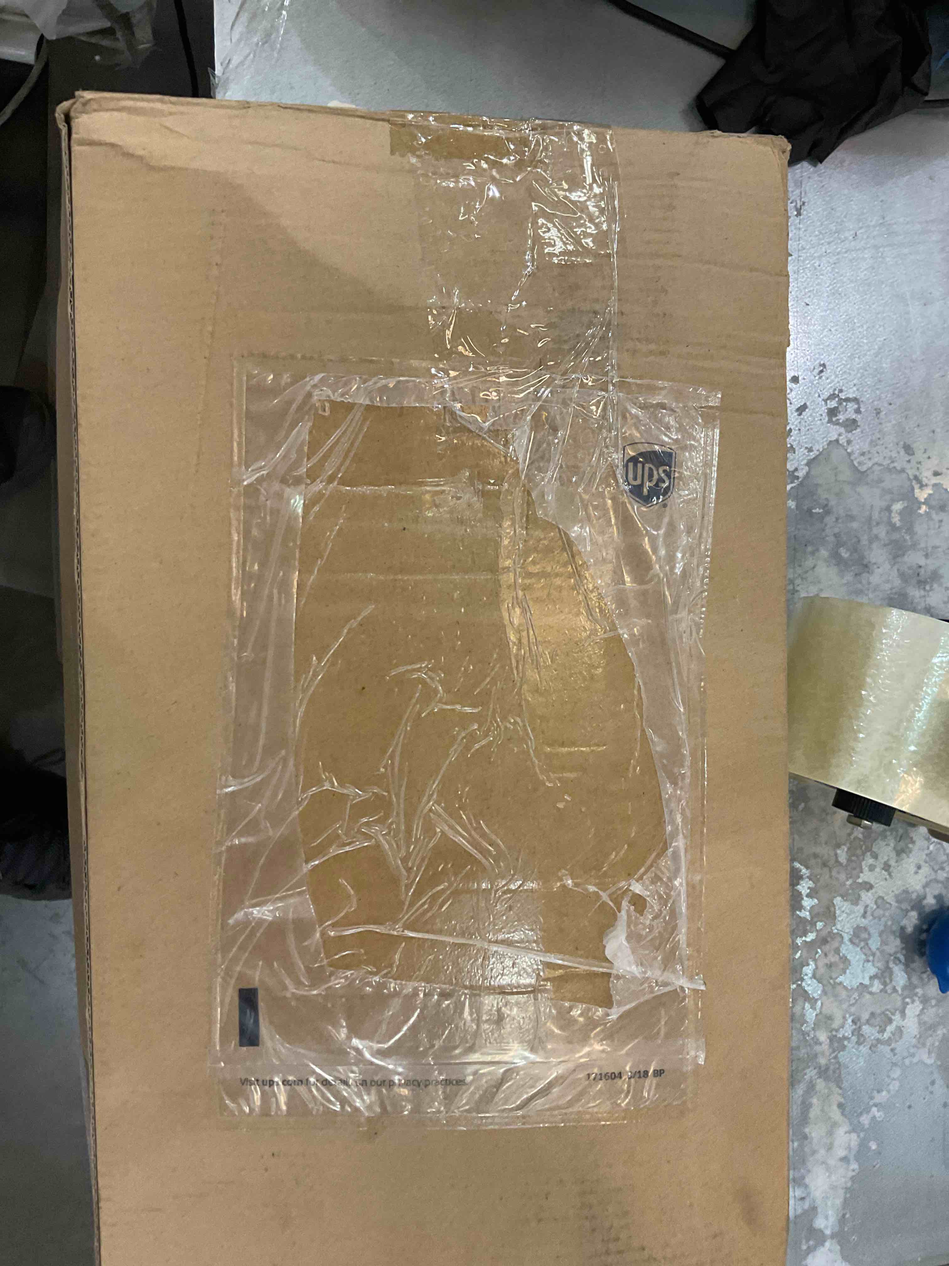 https://s3.amazonaws.com/lotting-images-prod/bidfta/EXS00220456_1686940001815.jpeg