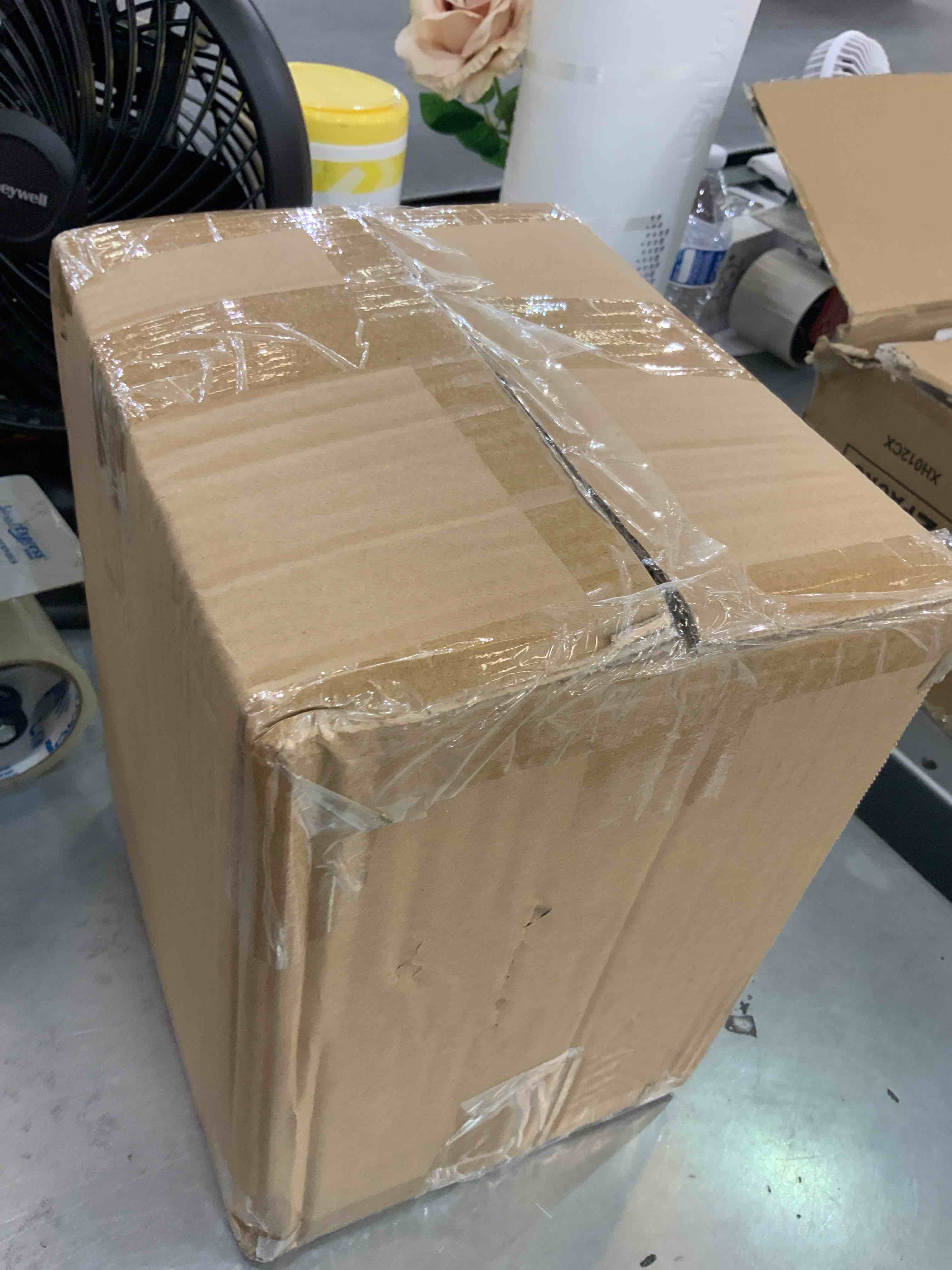 https://s3.amazonaws.com/lotting-images-prod/bidfta/EXS00221593_1686158645951.jpeg