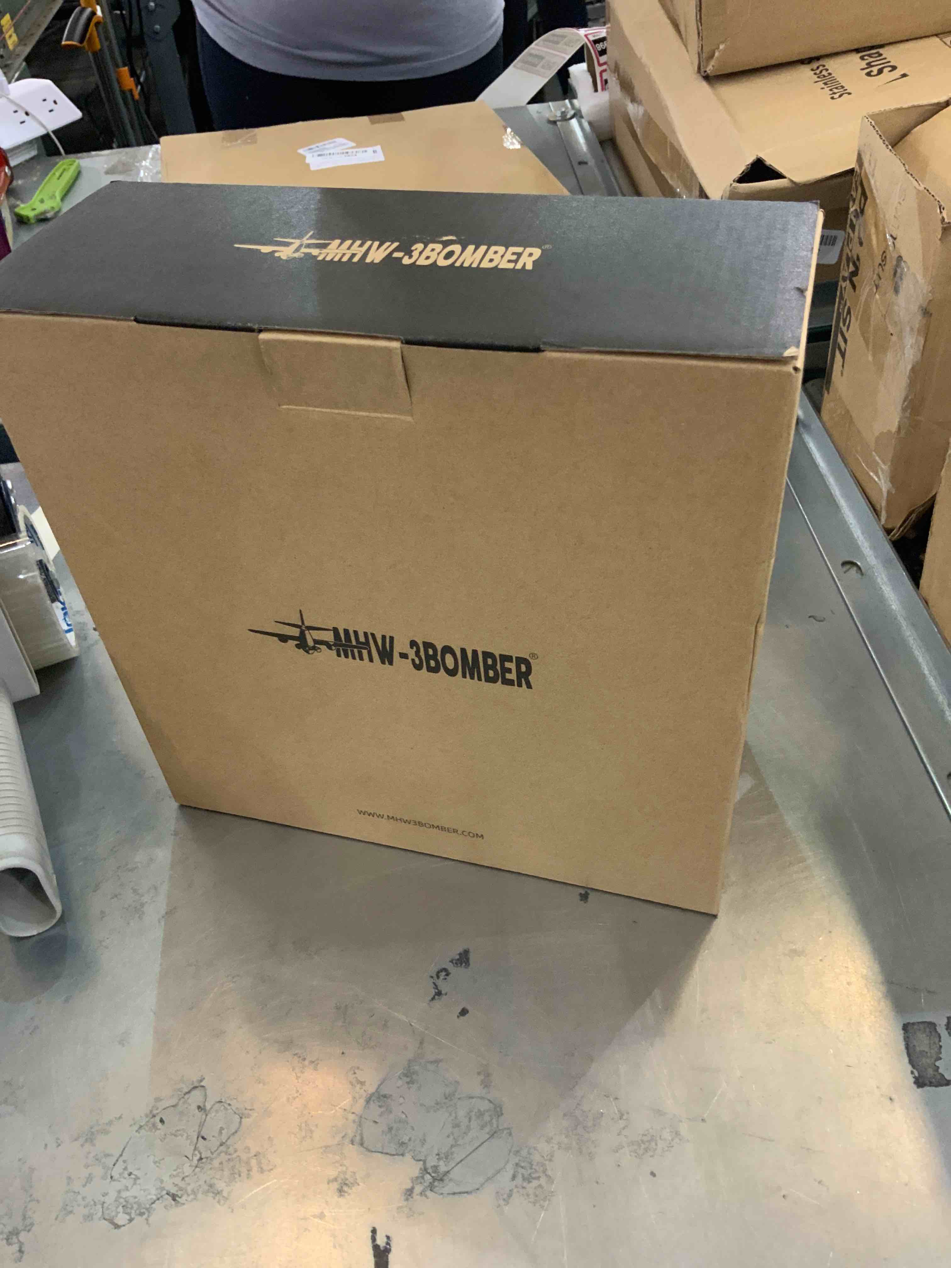 https://s3.amazonaws.com/lotting-images-prod/bidfta/EXS00221735_1686235245637.jpeg