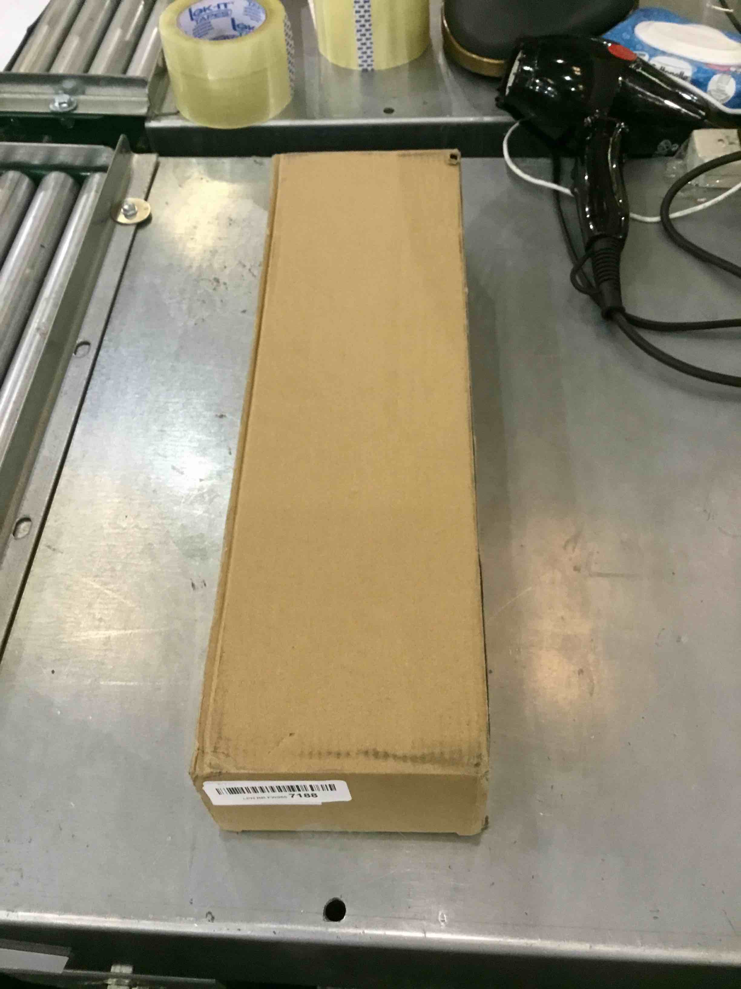 https://s3.amazonaws.com/lotting-images-prod/bidfta/EXS00223172_1686157940567.jpeg