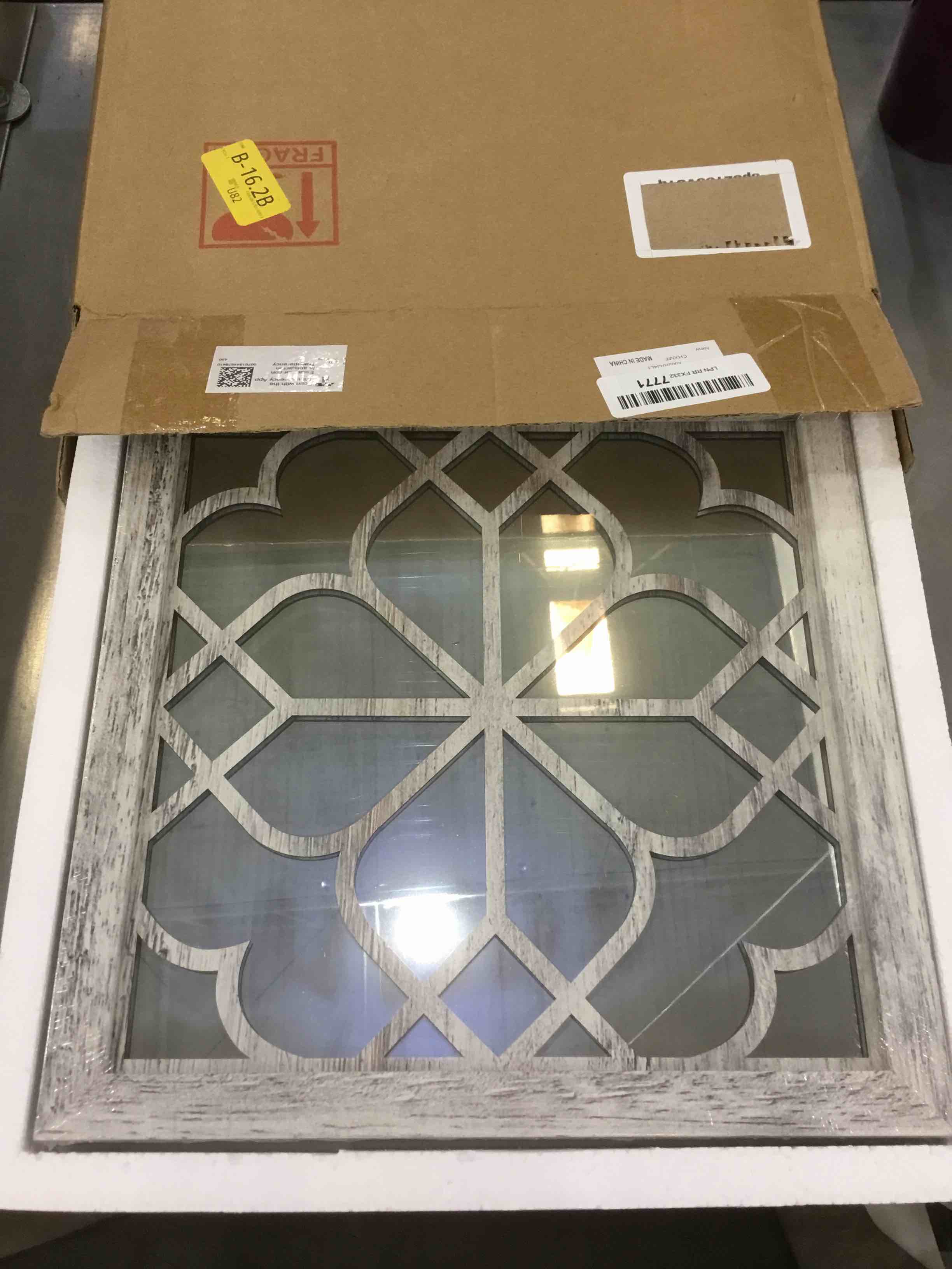 https://s3.amazonaws.com/lotting-images-prod/bidfta/EXS00223997_1686235436426.jpeg