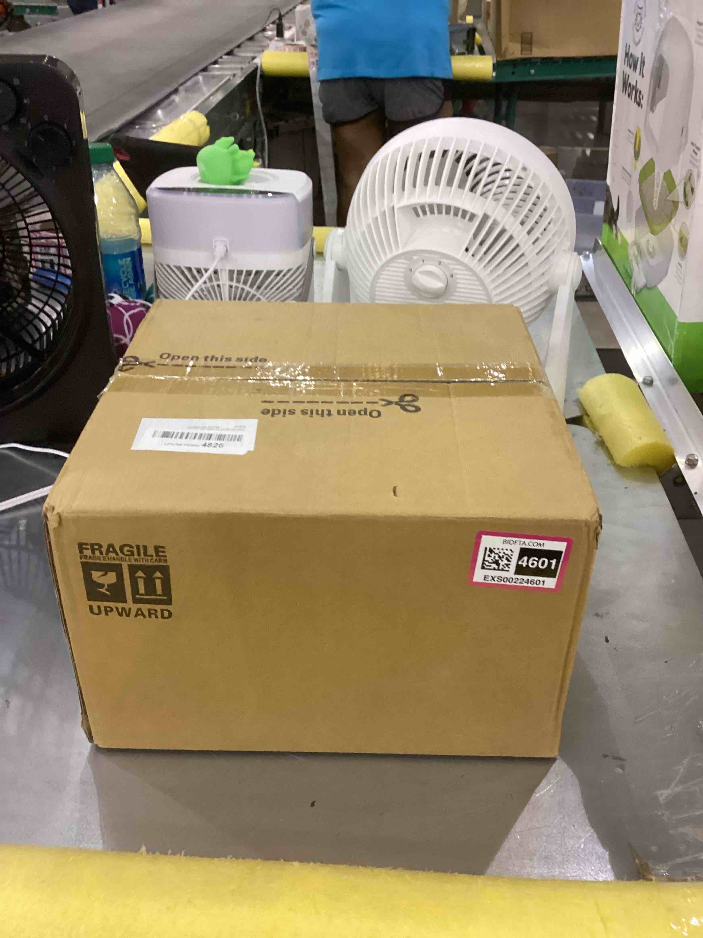 https://s3.amazonaws.com/lotting-images-prod/bidfta/EXS00224601_1686141503391.jpeg