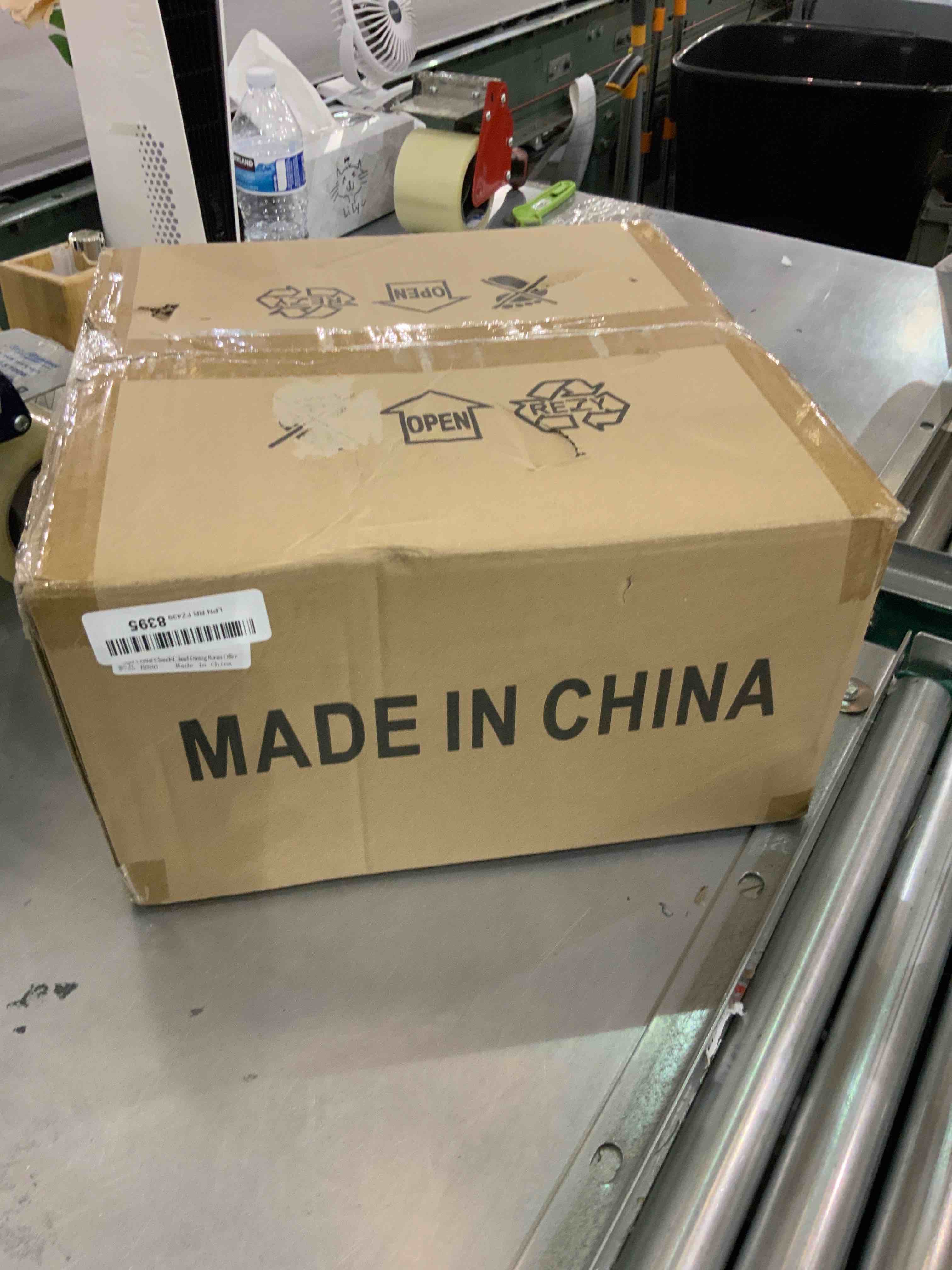 https://s3.amazonaws.com/lotting-images-prod/bidfta/EXS00225078_1685968228508.jpeg