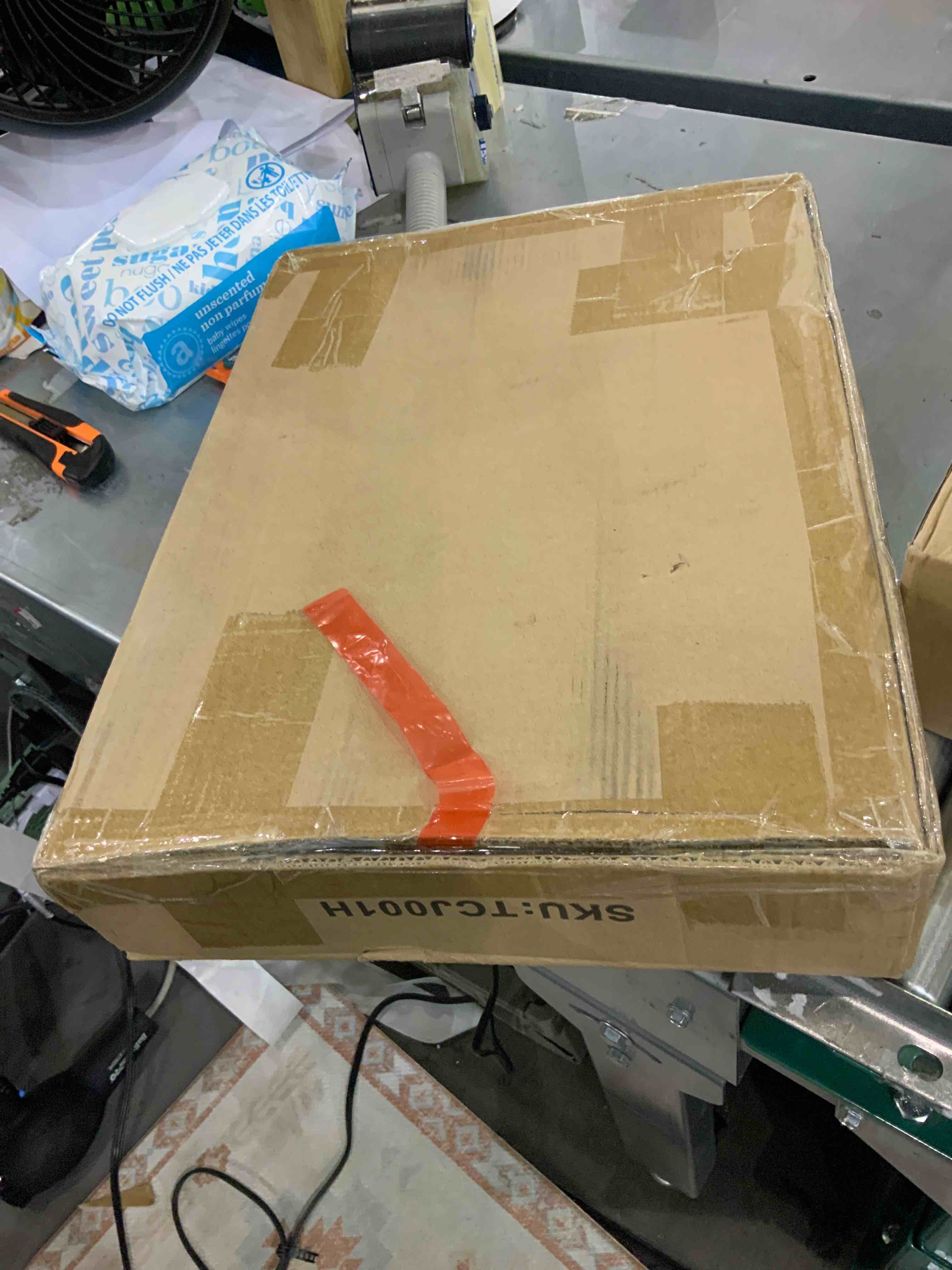 https://s3.amazonaws.com/lotting-images-prod/bidfta/EXS00227260_1687263317876.jpeg