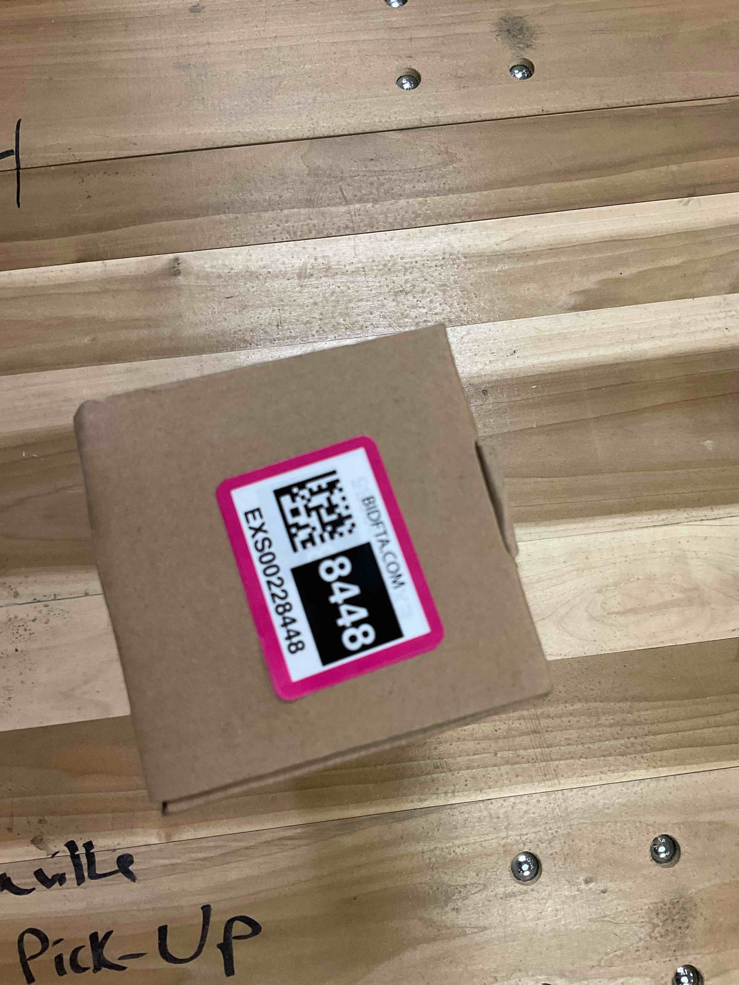 https://s3.amazonaws.com/lotting-images-prod/bidfta/EXS00228448_1687306113995.jpeg