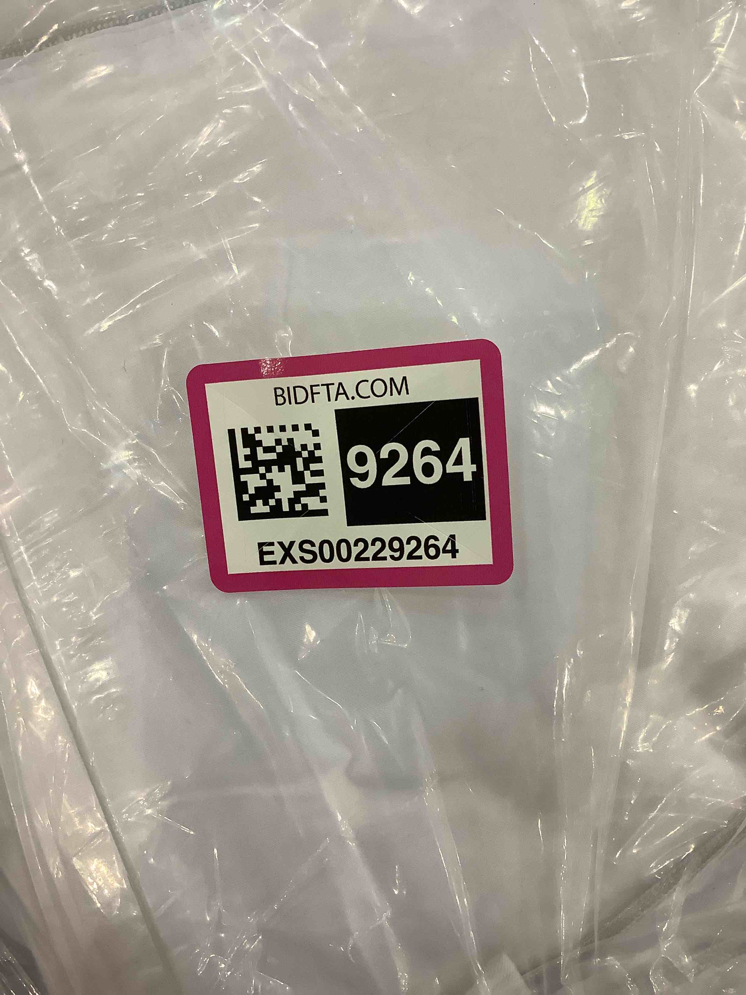 https://s3.amazonaws.com/lotting-images-prod/bidfta/EXS00229264_1686051254395.jpeg