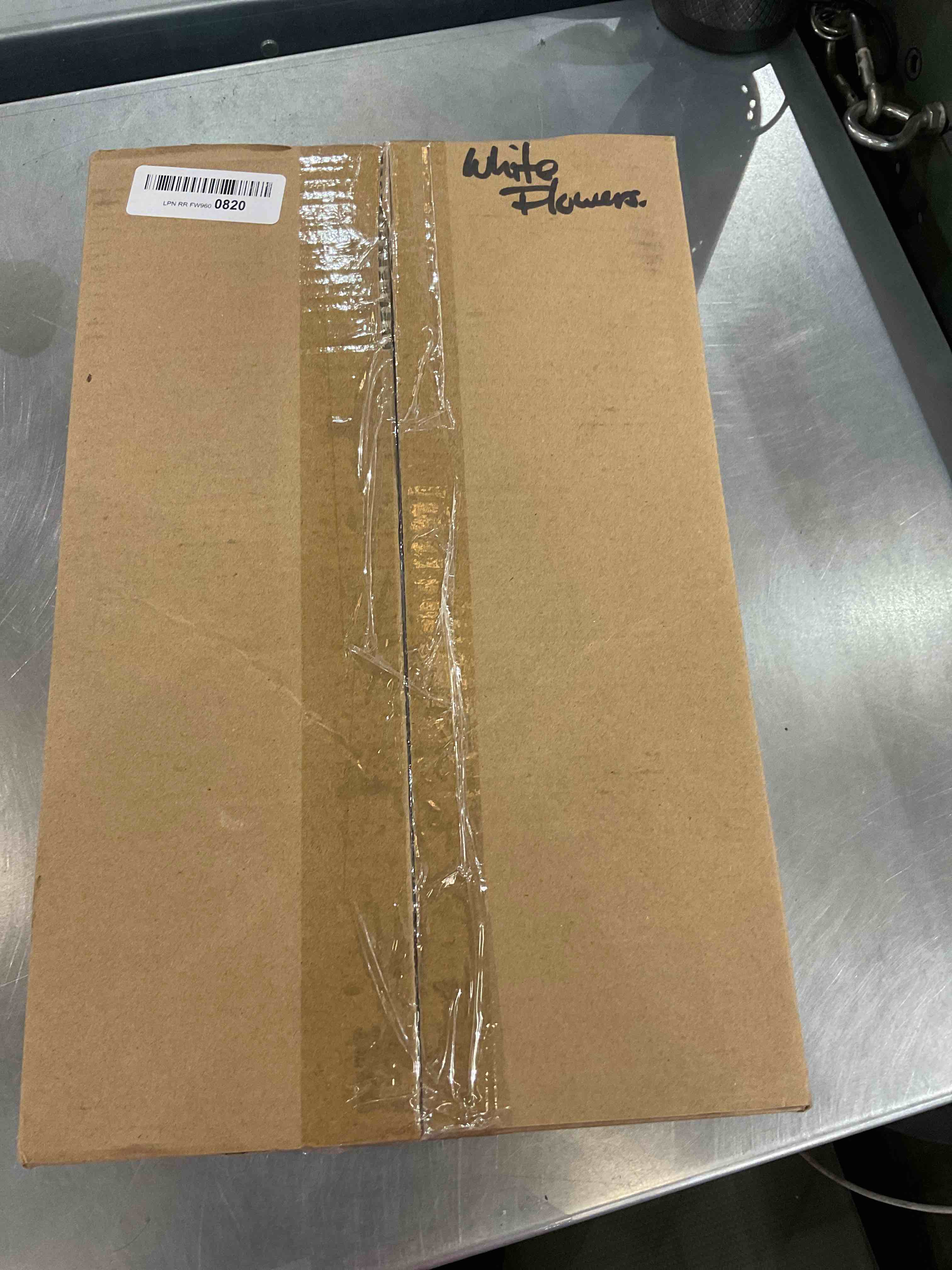 CEWOR 24pcs Wisteria Hanging Flowers 3.7 Ft Artificial Flowers Wisteria Vine Fake Flowers Hanging Garland Silk Flowers String for Wedding Party Garden Outdoor Greenery Home Wall Decoration (White)