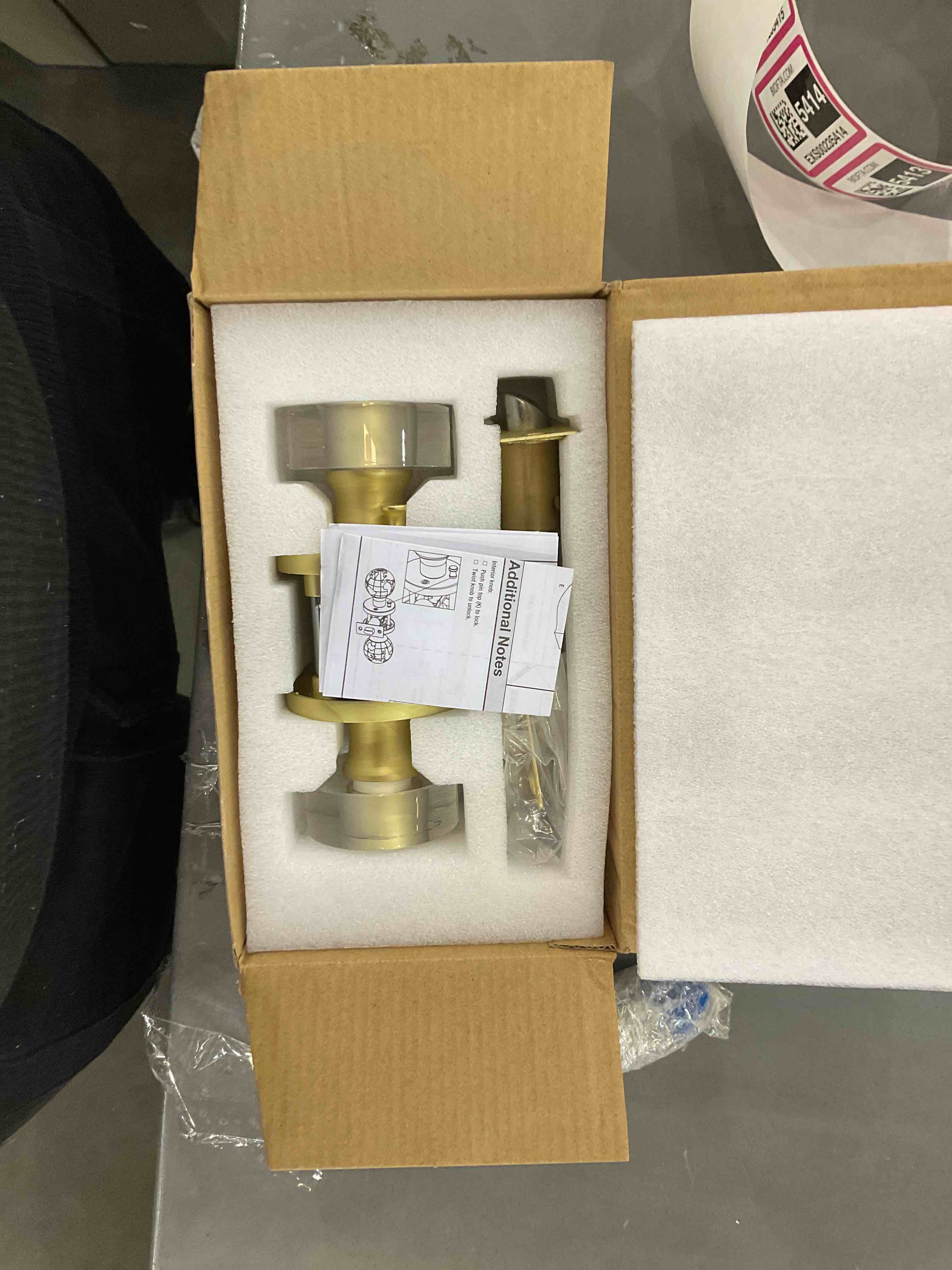 https://s3.amazonaws.com/lotting-images-prod/bidfta/EXS00235409_1684335658327.jpeg