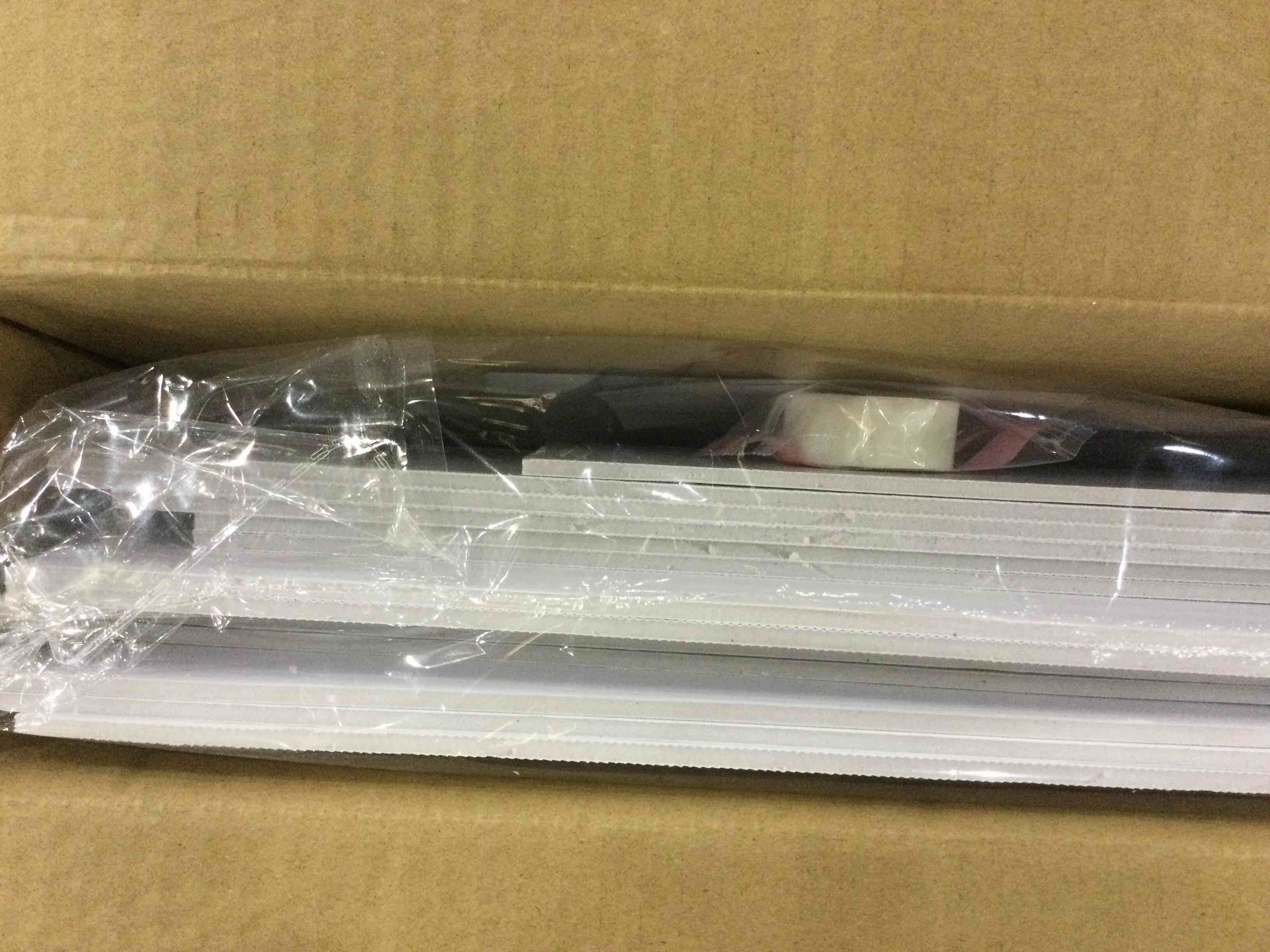 https://s3.amazonaws.com/lotting-images-prod/bidfta/EXS00239879_1684325220079.jpeg