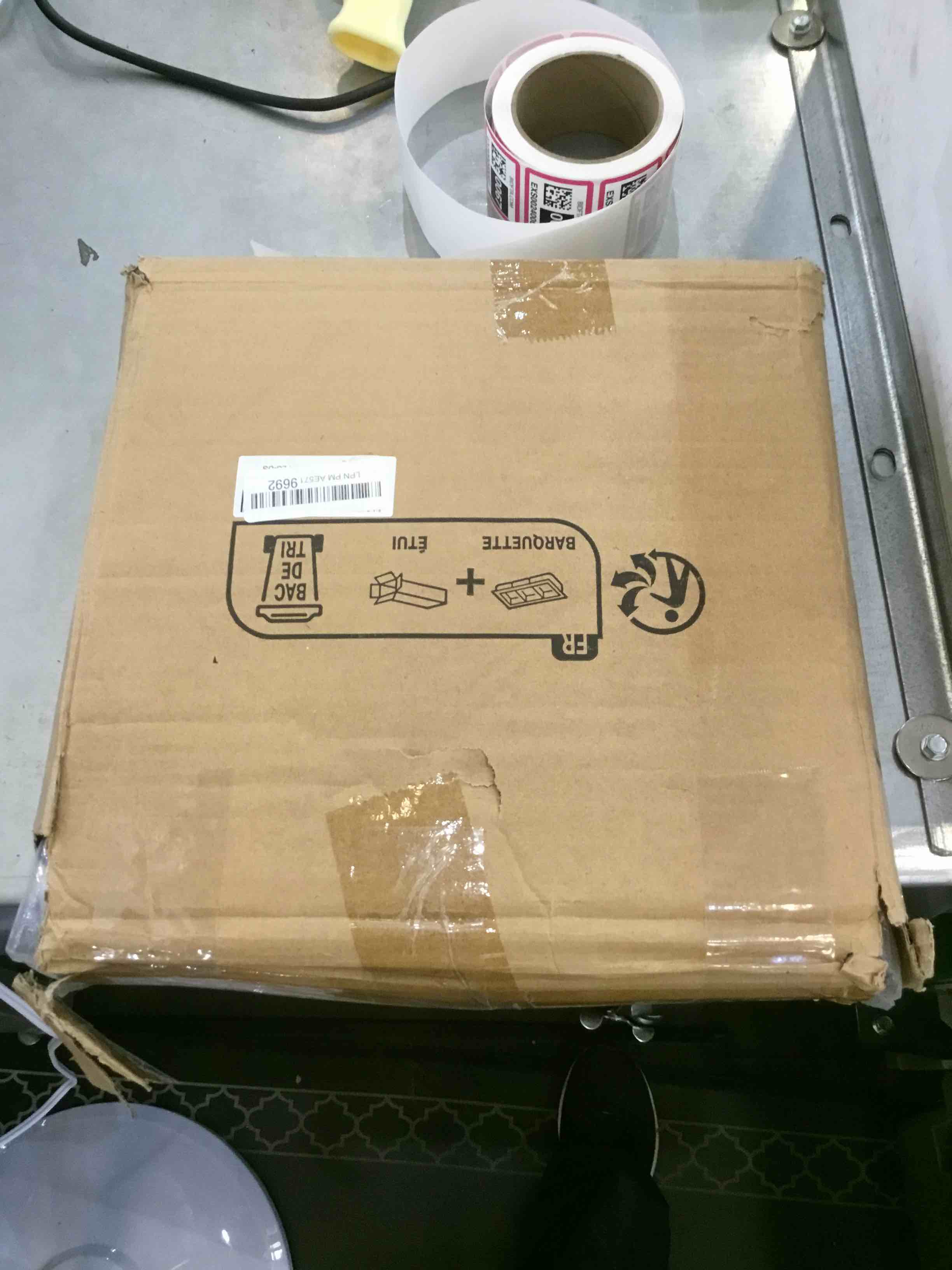 https://s3.amazonaws.com/lotting-images-prod/bidfta/EXS00240061_1685468308741.jpeg