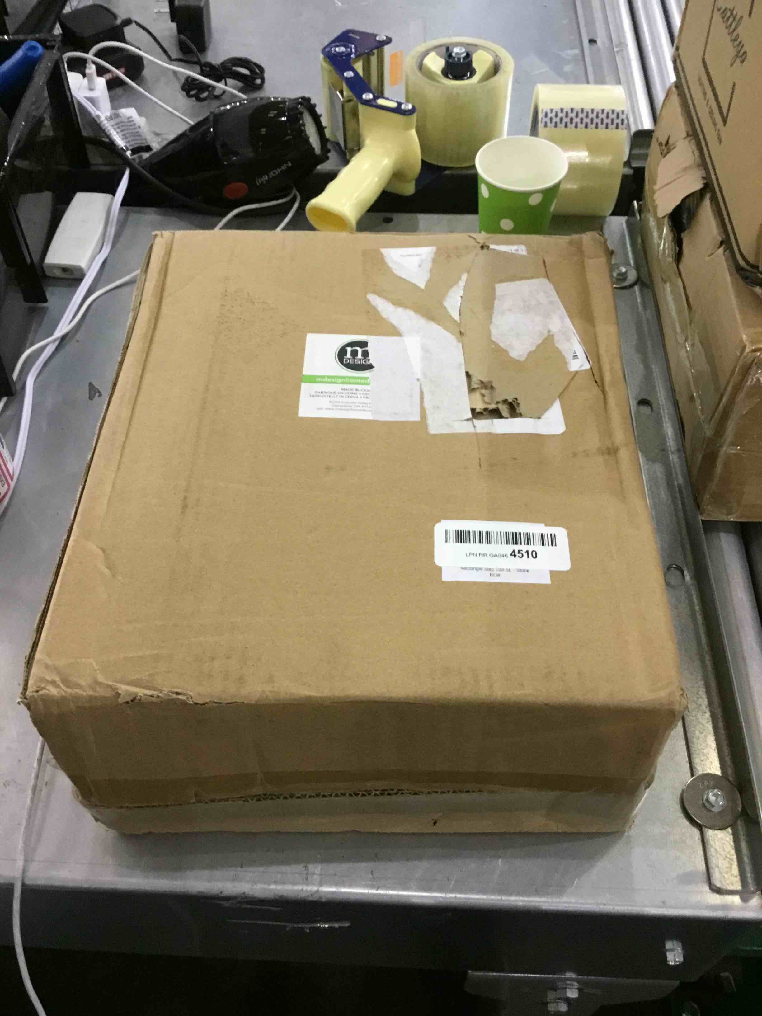 https://s3.amazonaws.com/lotting-images-prod/bidfta/EXS00240158_1685534865583.jpeg