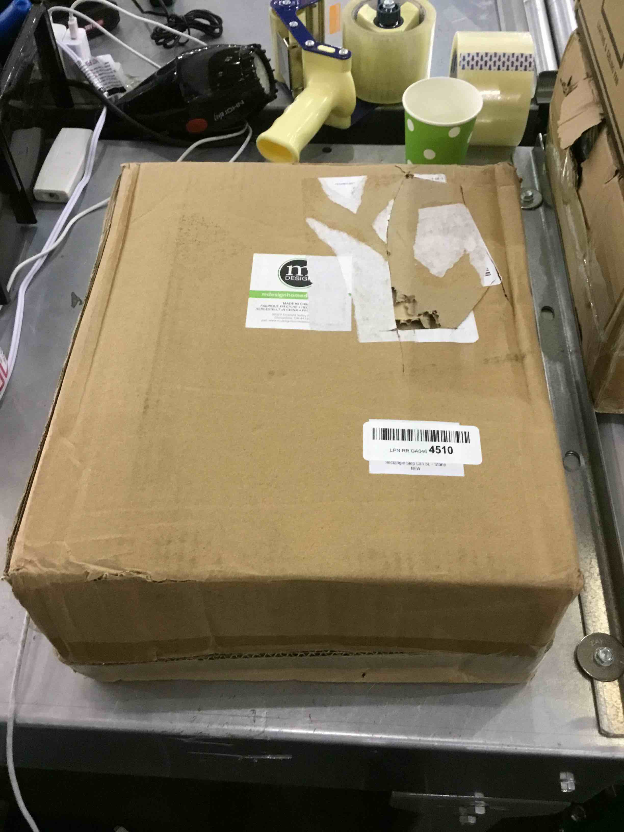 https://s3.amazonaws.com/lotting-images-prod/bidfta/EXS00240158_1685534866876.jpeg