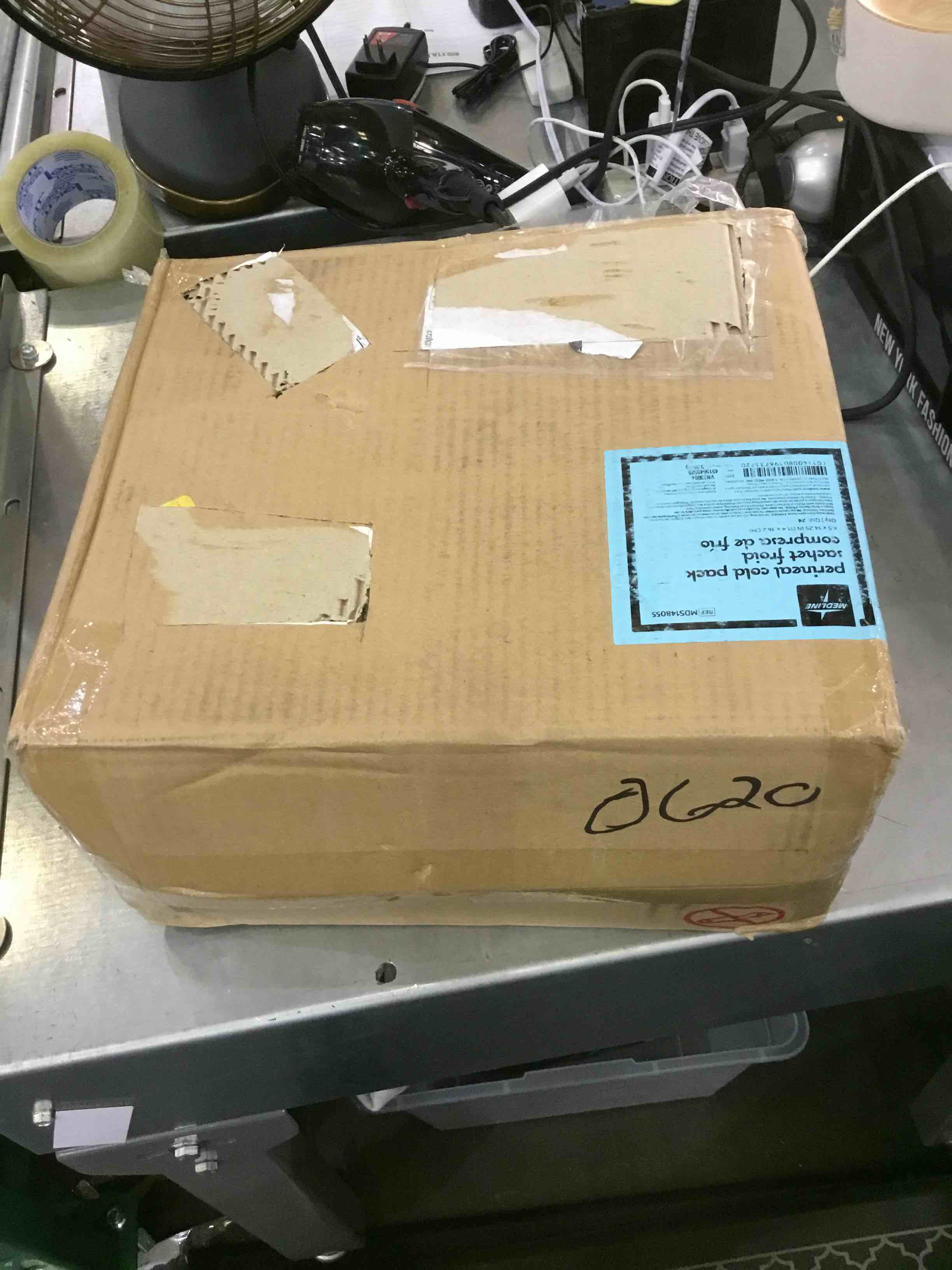 https://s3.amazonaws.com/lotting-images-prod/bidfta/EXS00240373_1685715316311.jpeg