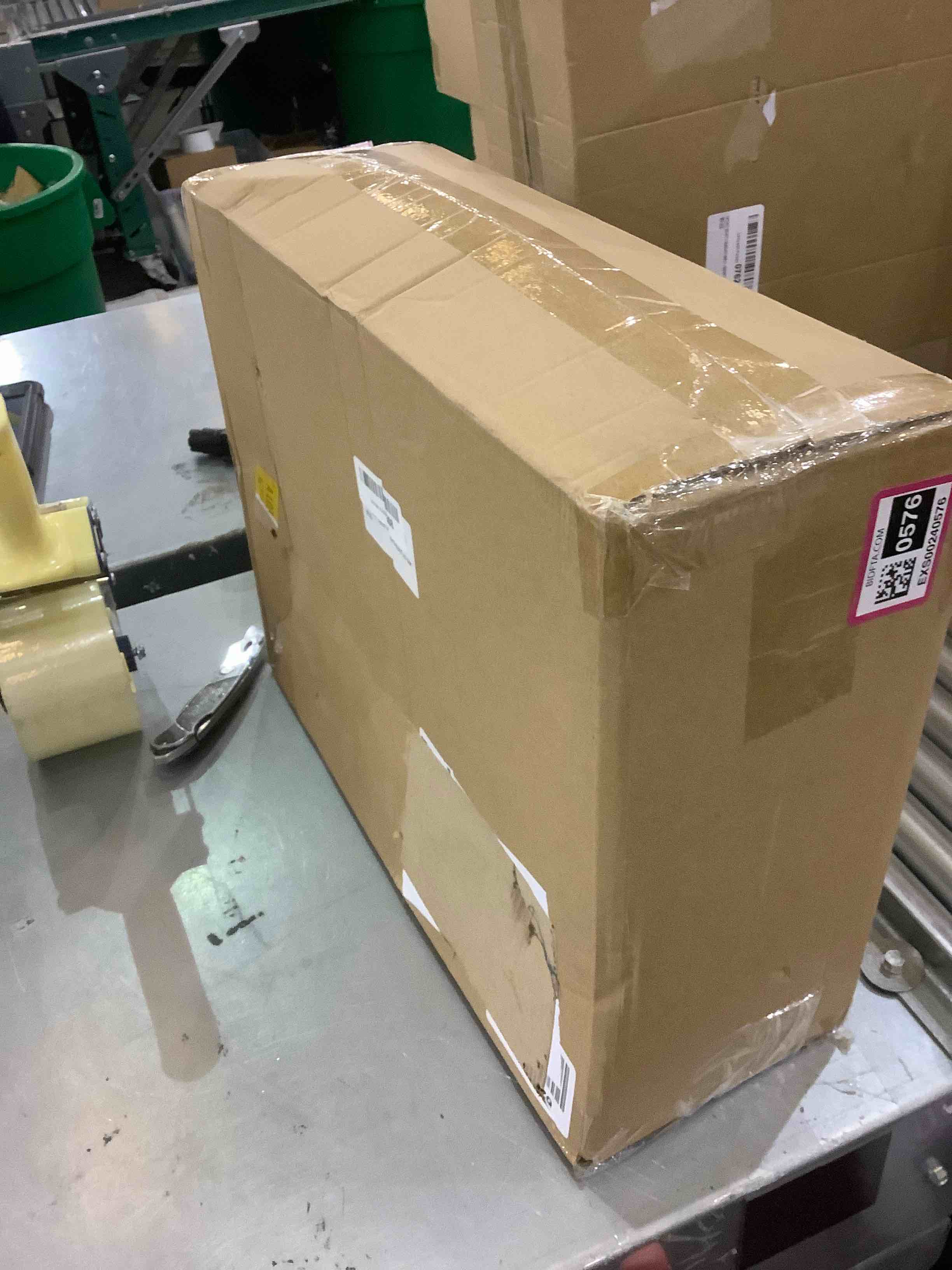 https://s3.amazonaws.com/lotting-images-prod/bidfta/EXS00240573_1685536917566.jpeg