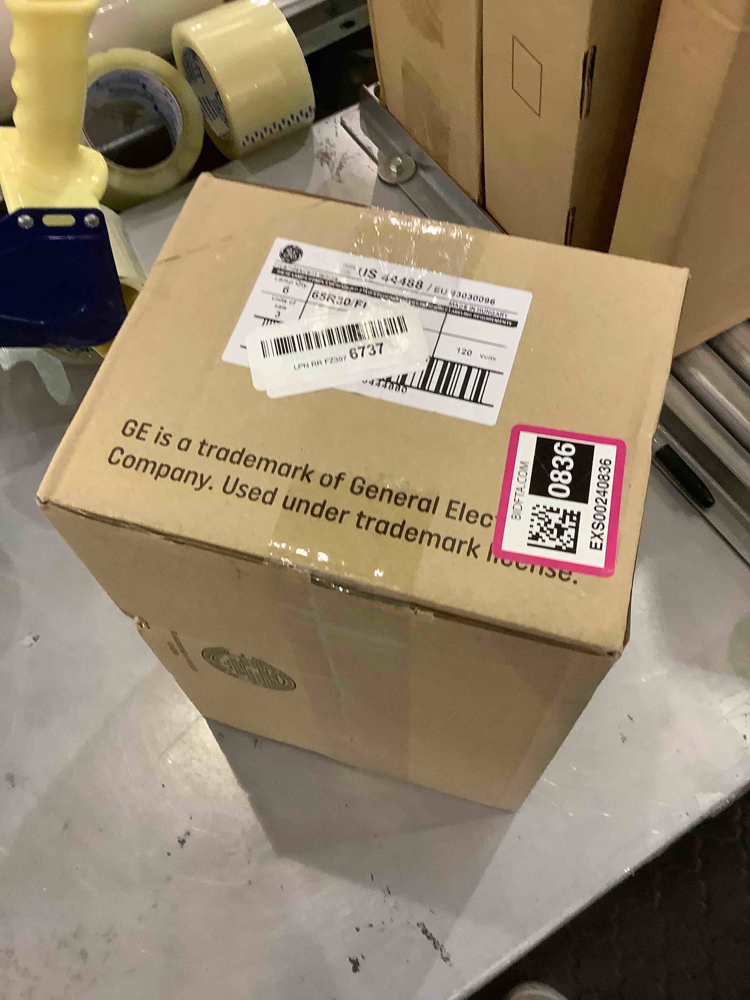 GE Incandescent Flood Light Bulbs, BR30 Flood Lights, 65-Watt, 615 Lumen, Medium Base, Soft White, 6-Pack, Indoor Flood Light Bulbs, Recessed Light Bulbs for Indoors