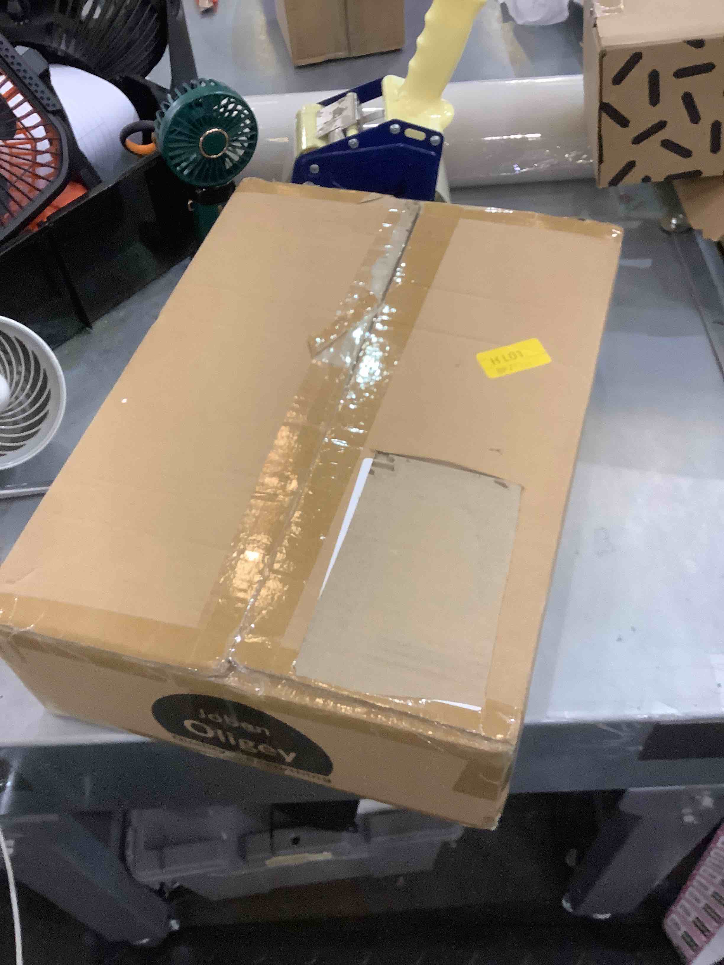 https://s3.amazonaws.com/lotting-images-prod/bidfta/EXS00240847_1685714886796.jpeg