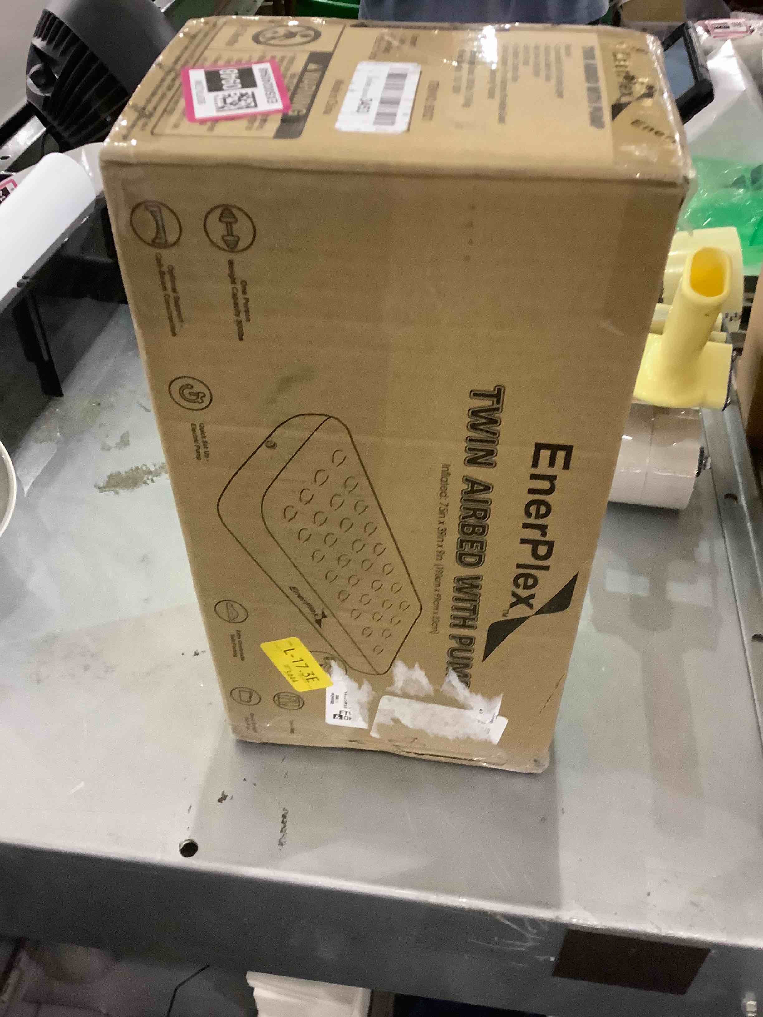 https://s3.amazonaws.com/lotting-images-prod/bidfta/EXS00240948_1685968135065.jpeg