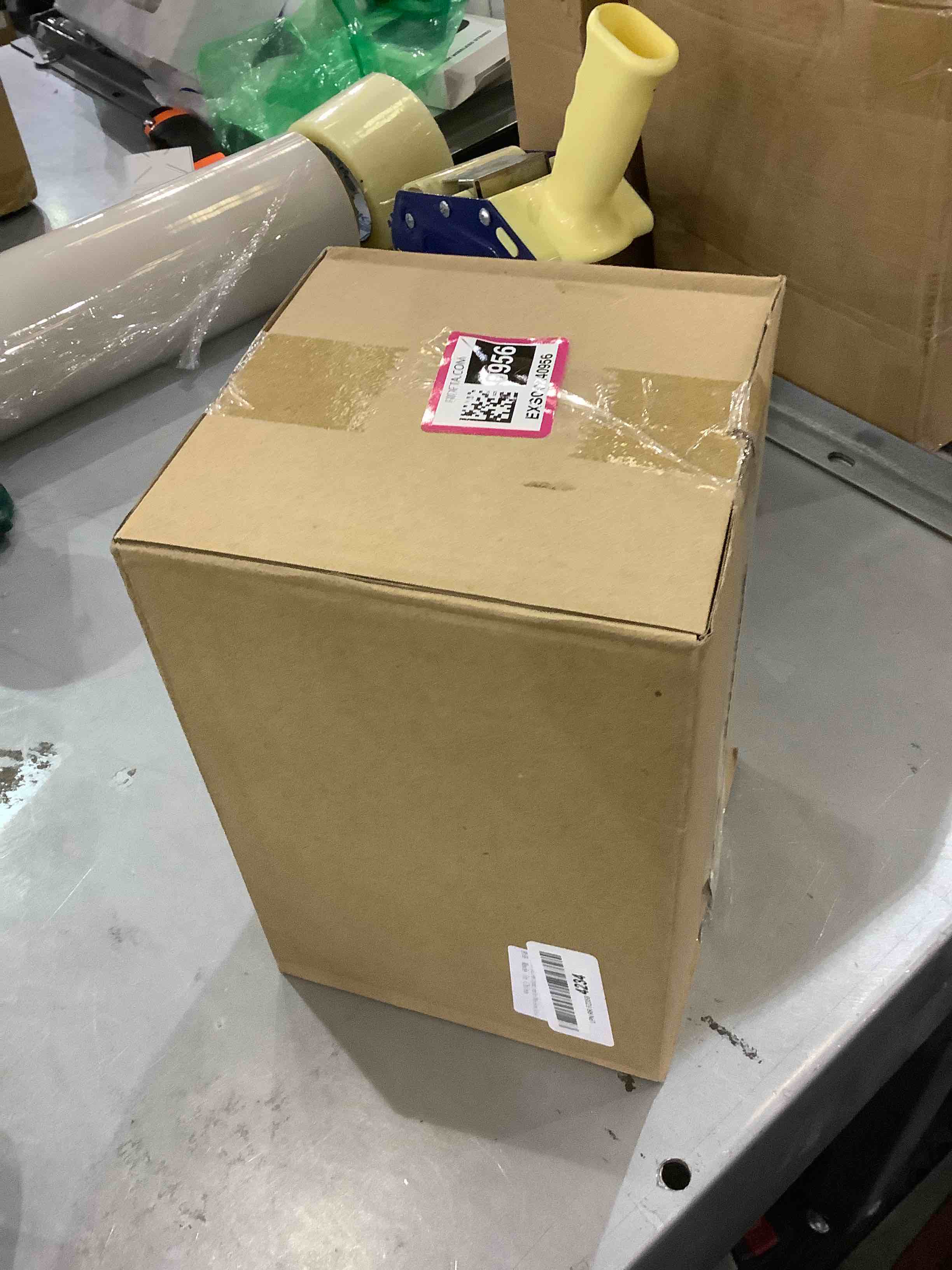 https://s3.amazonaws.com/lotting-images-prod/bidfta/EXS00240956_1685968359516.jpeg