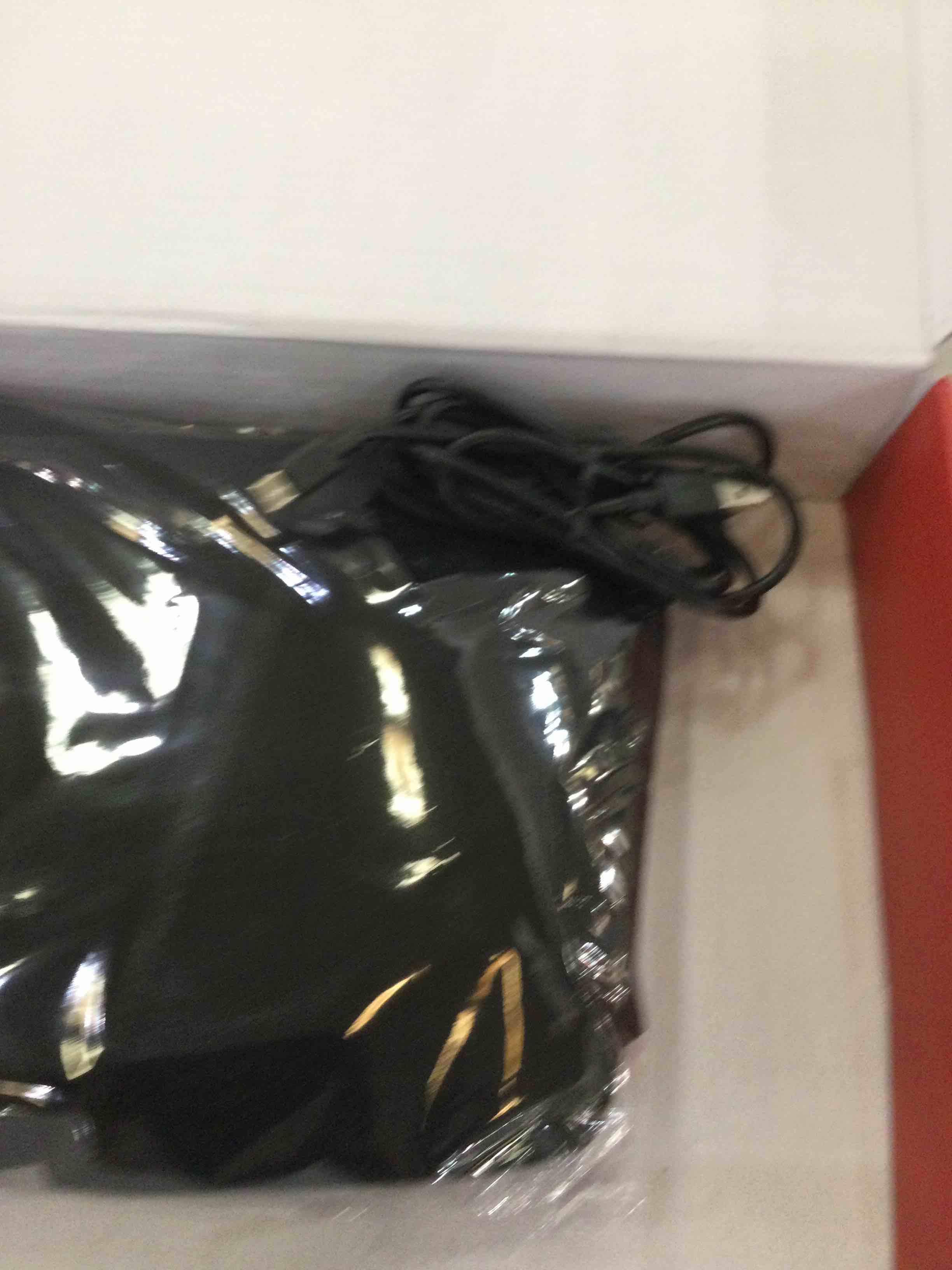 https://s3.amazonaws.com/lotting-images-prod/bidfta/EXS00242550_1685557979295.jpeg
