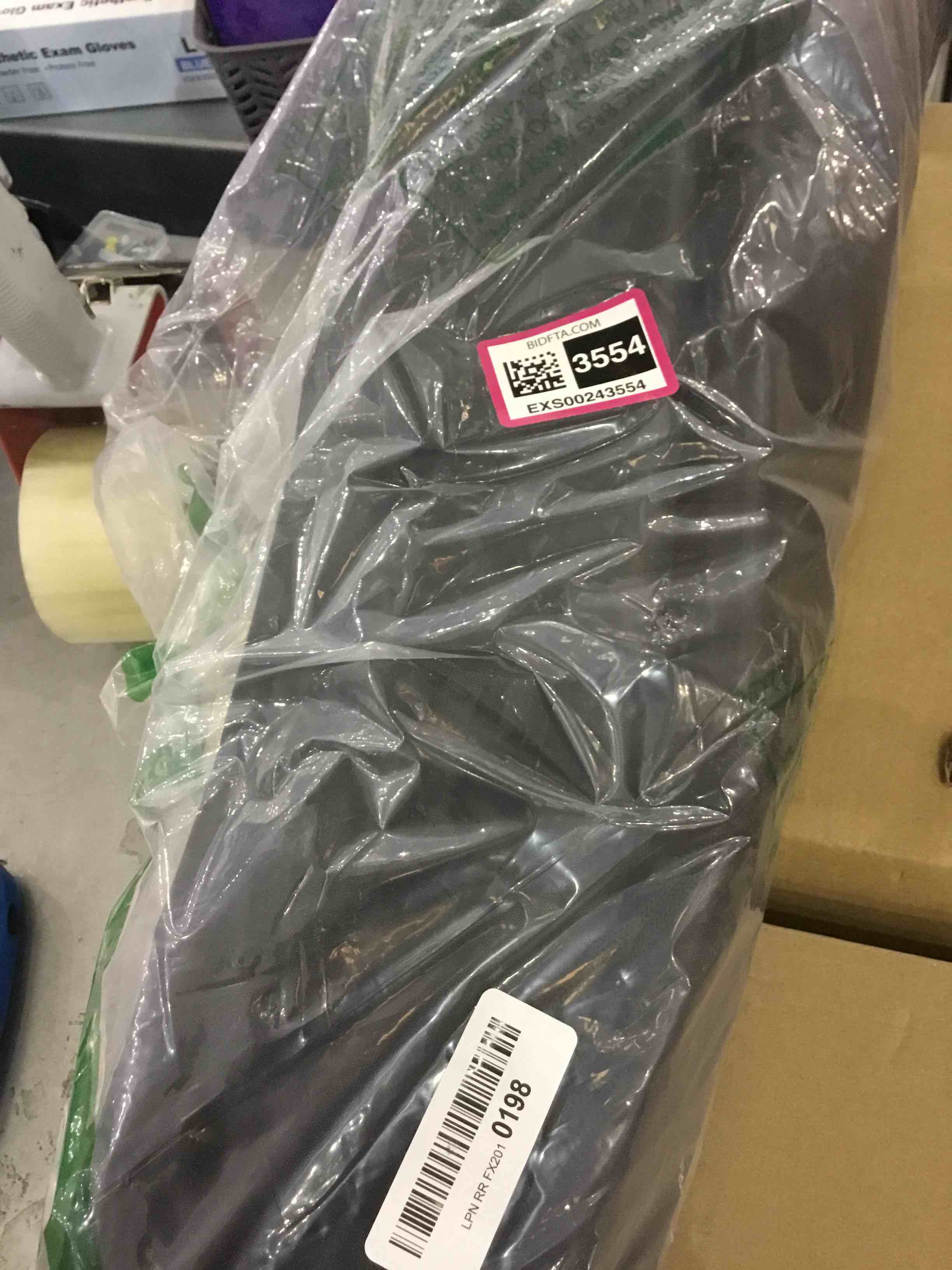 https://s3.amazonaws.com/lotting-images-prod/bidfta/EXS00243554_1685562087895.jpeg