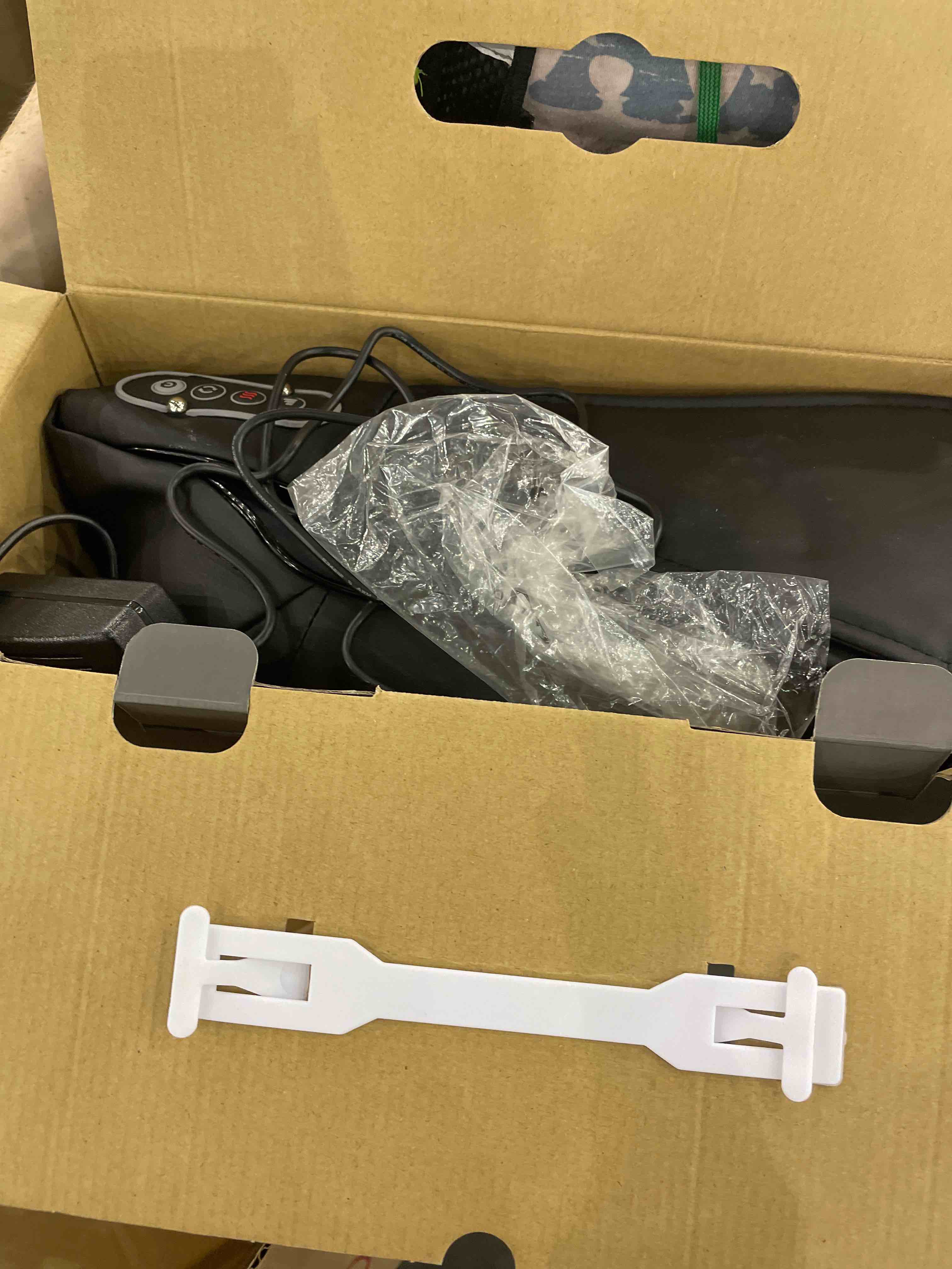 https://s3.amazonaws.com/lotting-images-prod/bidfta/EXS00245762_1688063417940.jpeg