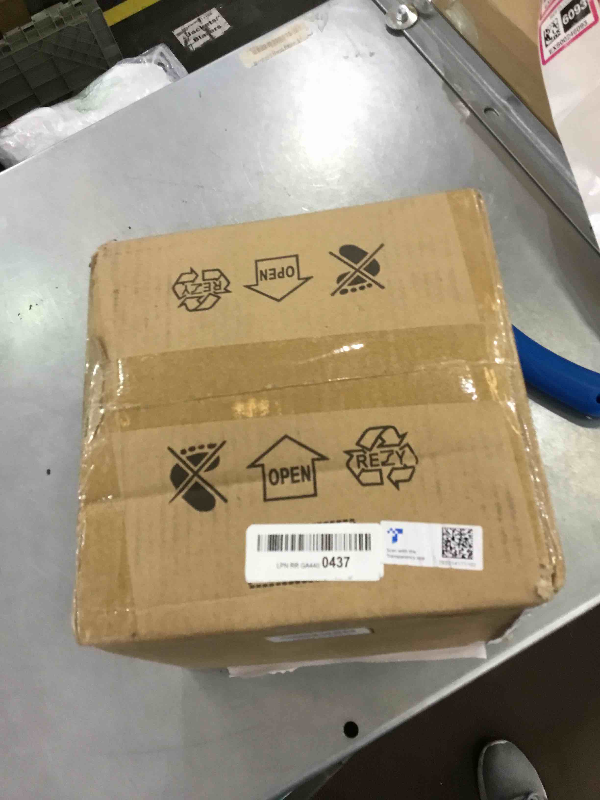 https://s3.amazonaws.com/lotting-images-prod/bidfta/EXS00246092_1685972503424.jpeg