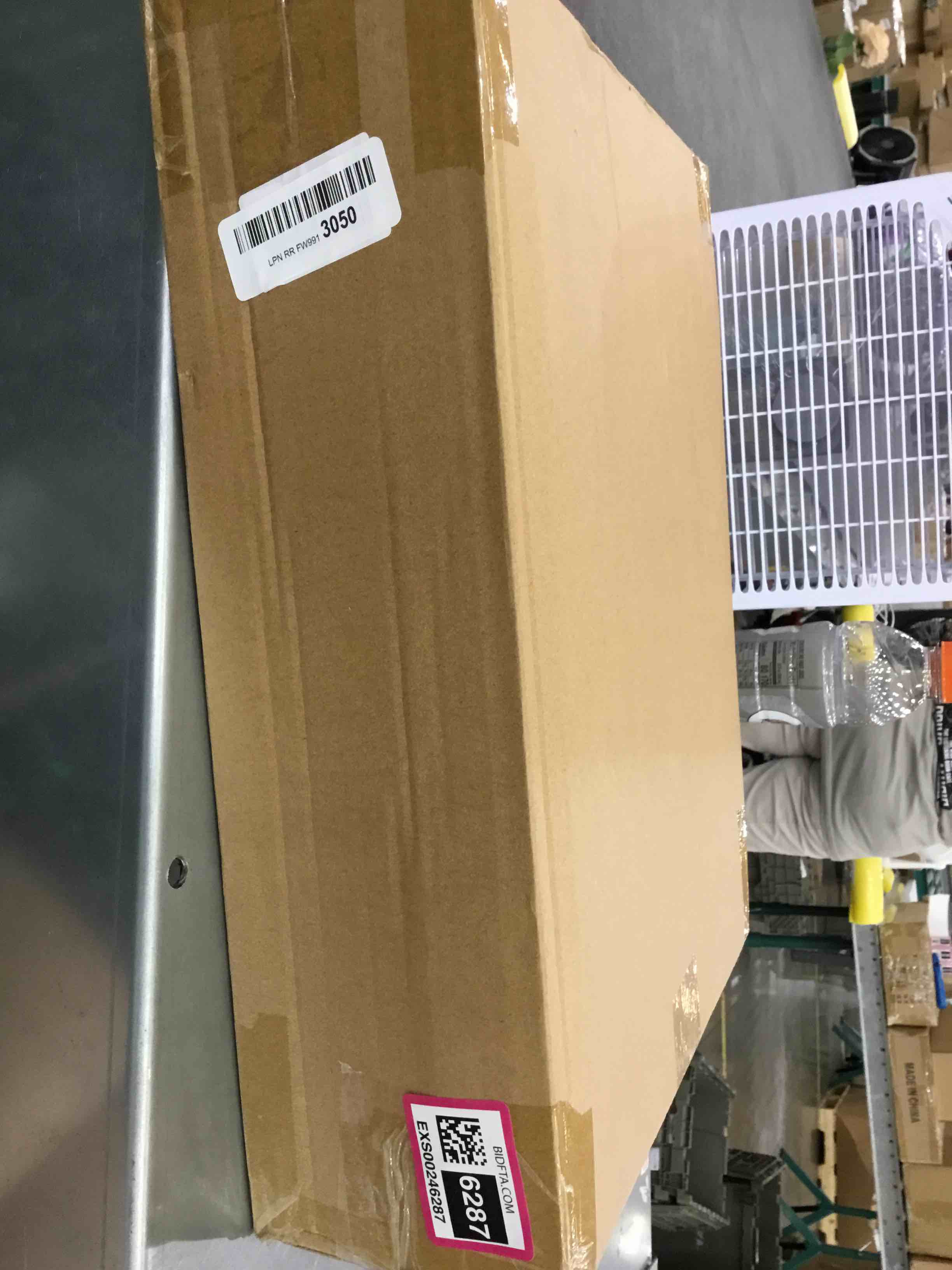 https://s3.amazonaws.com/lotting-images-prod/bidfta/EXS00246287_1686077176094.jpeg