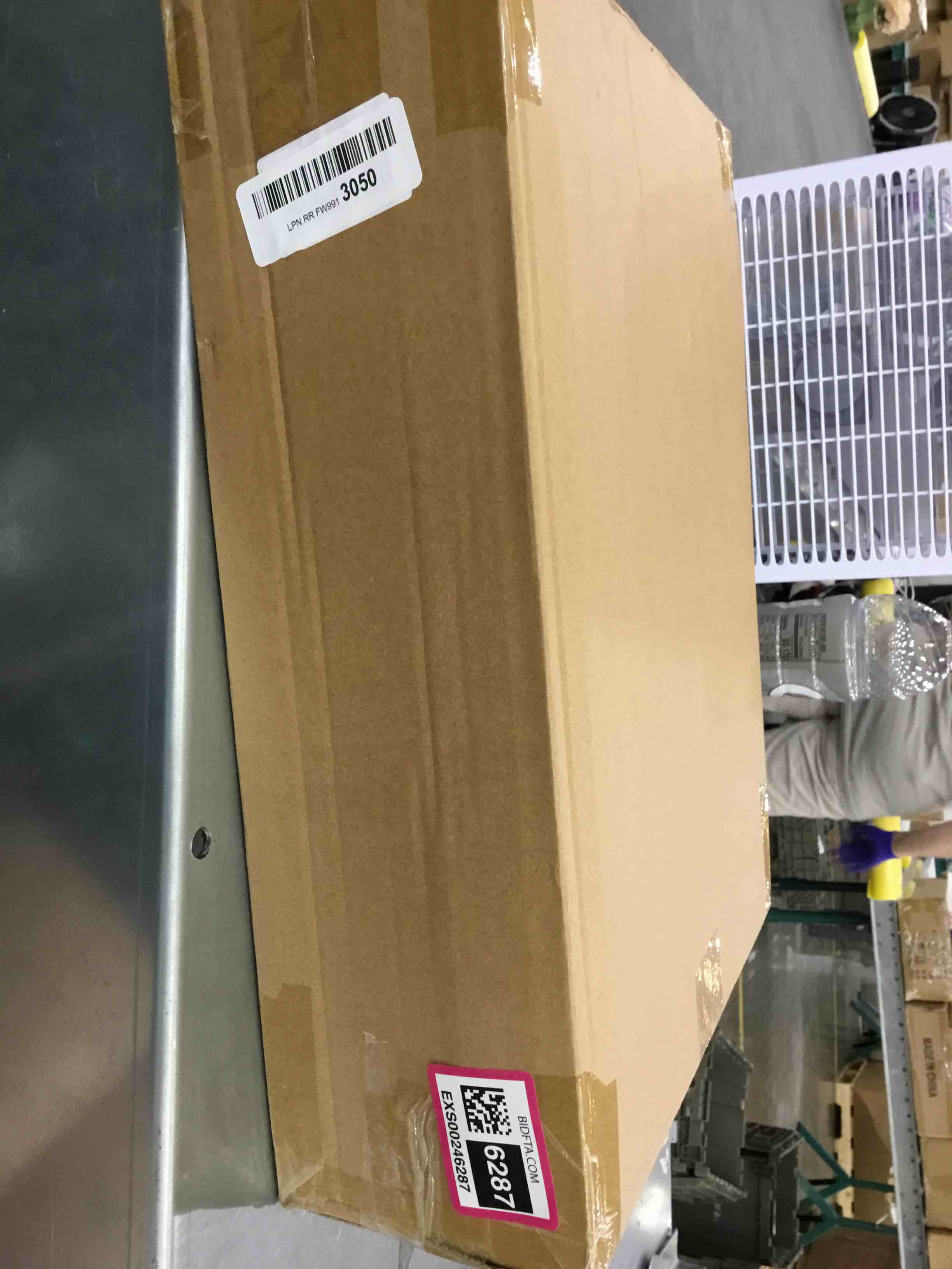 https://s3.amazonaws.com/lotting-images-prod/bidfta/EXS00246287_1686077177378.jpeg