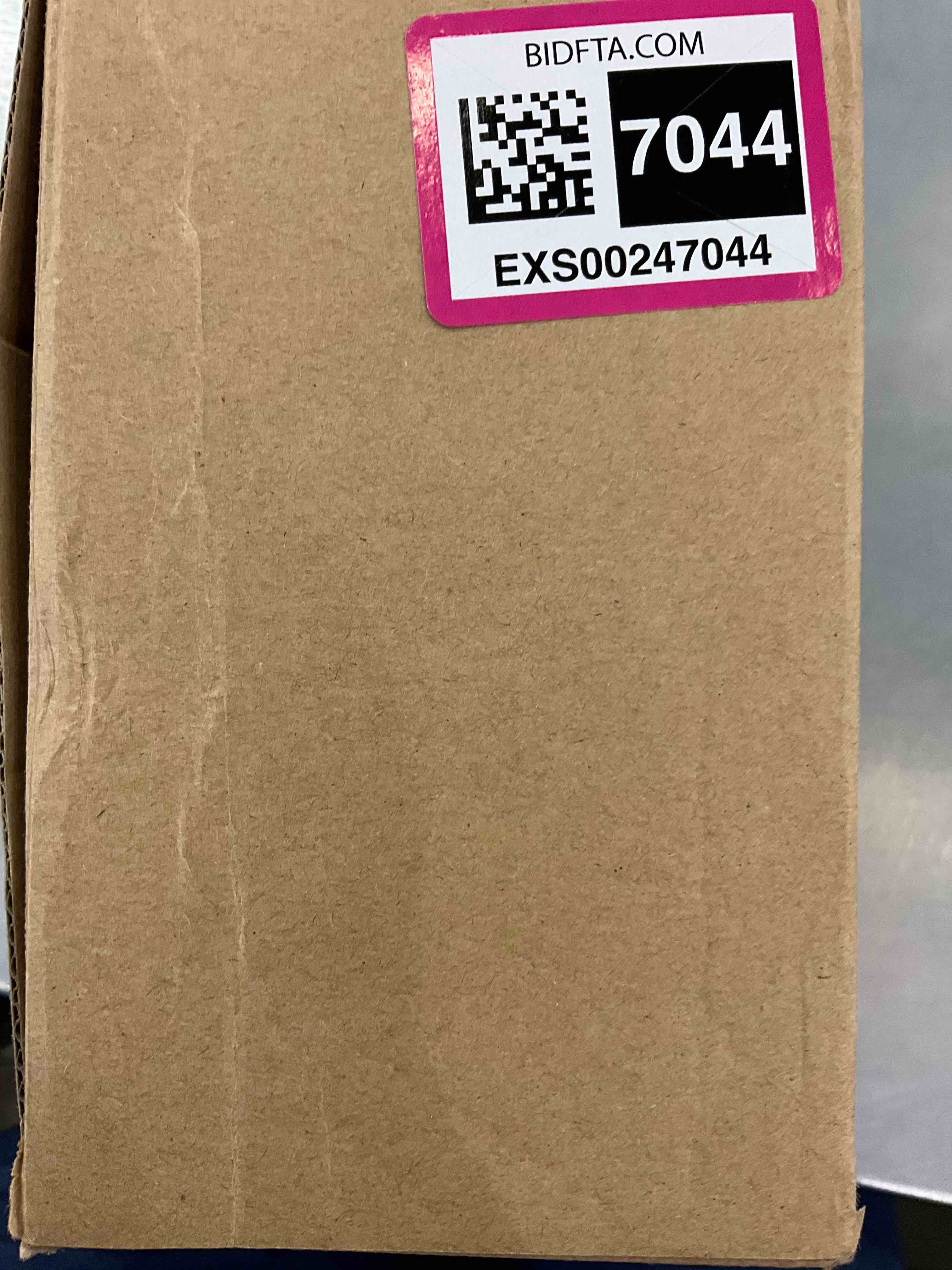 https://s3.amazonaws.com/lotting-images-prod/bidfta/EXS00247044_1685639641620.jpeg