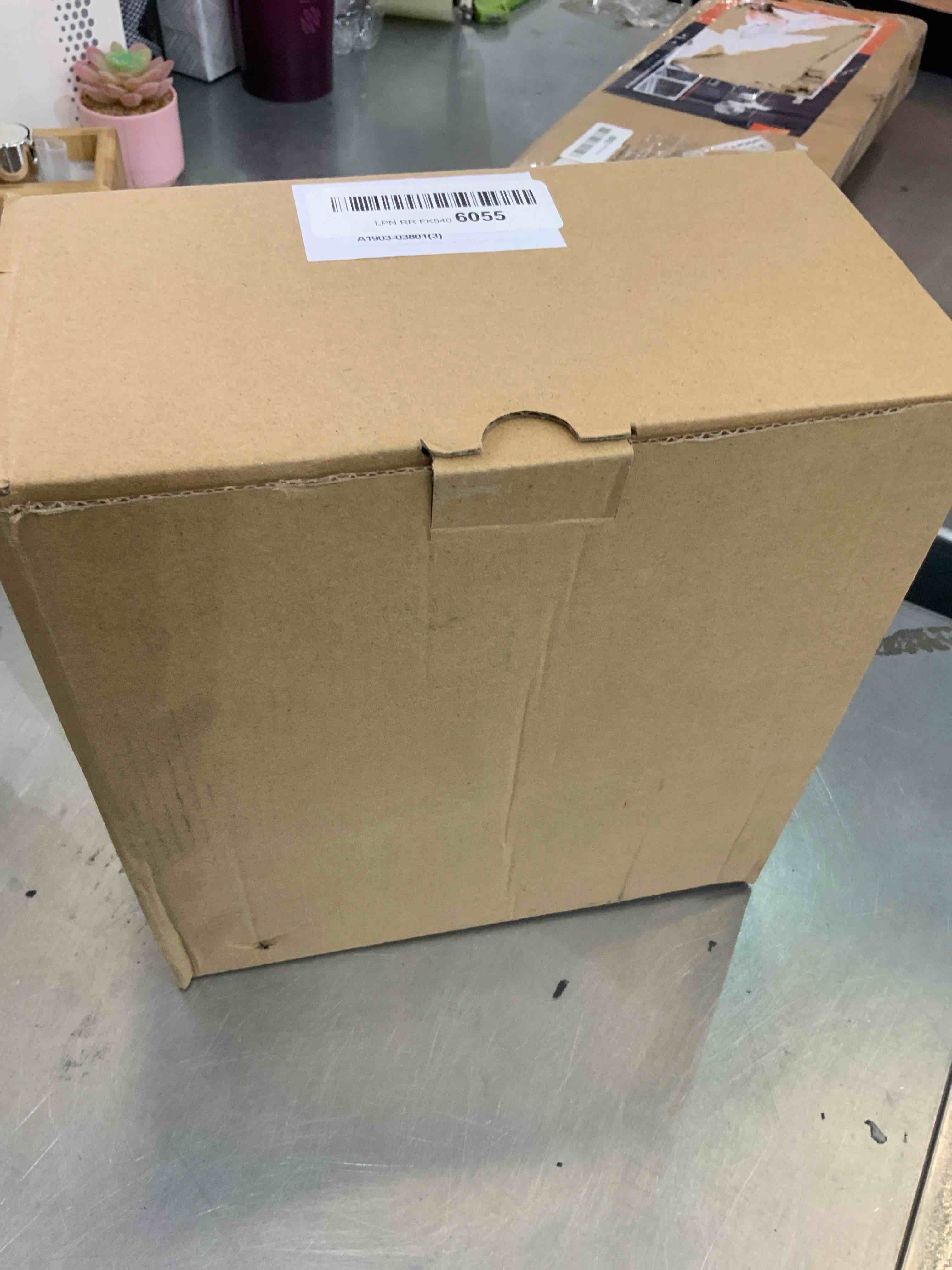 https://s3.amazonaws.com/lotting-images-prod/bidfta/EXS00248087_1685632655047.jpeg
