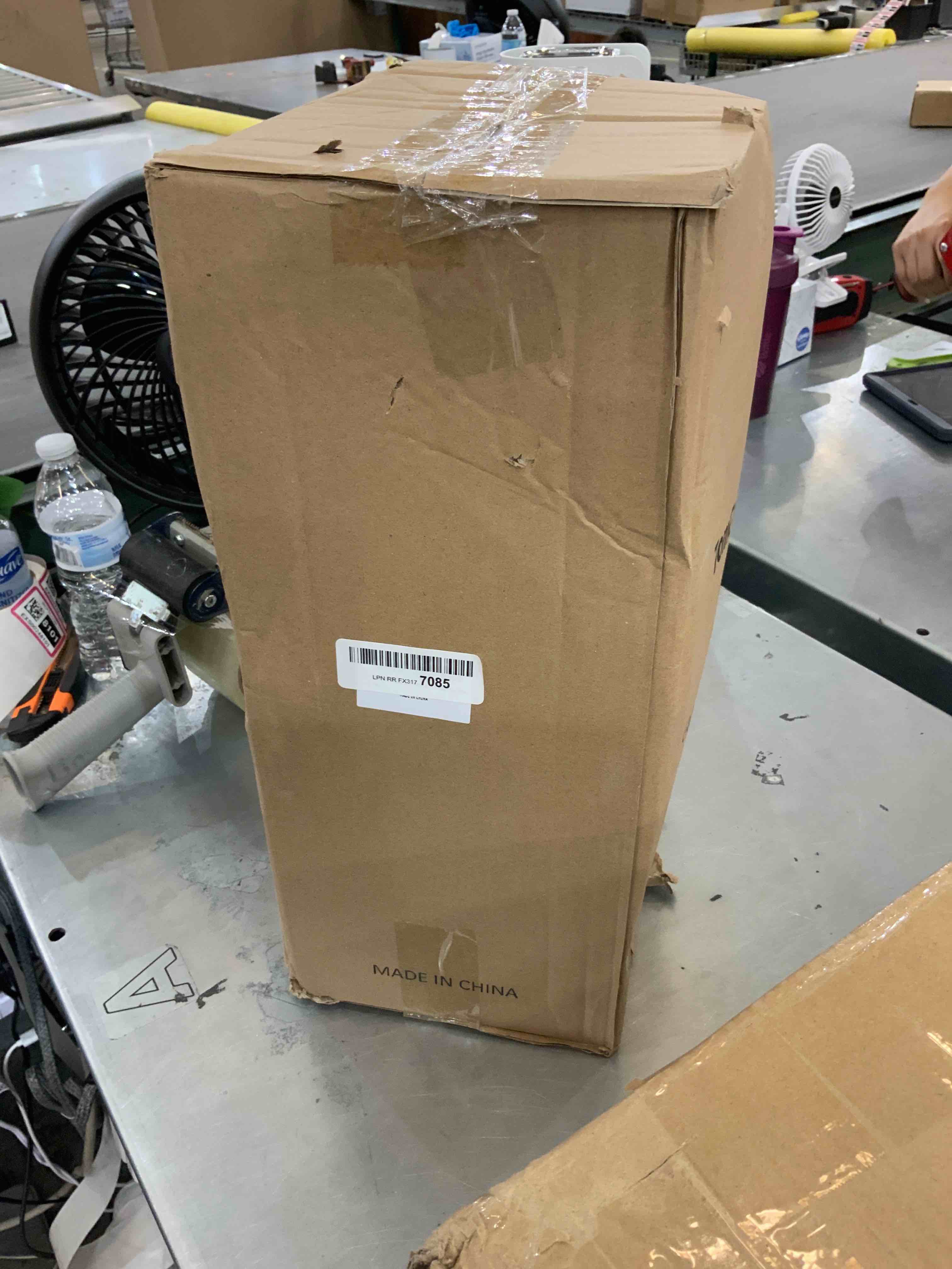 https://s3.amazonaws.com/lotting-images-prod/bidfta/EXS00248101_1685633626087.jpeg