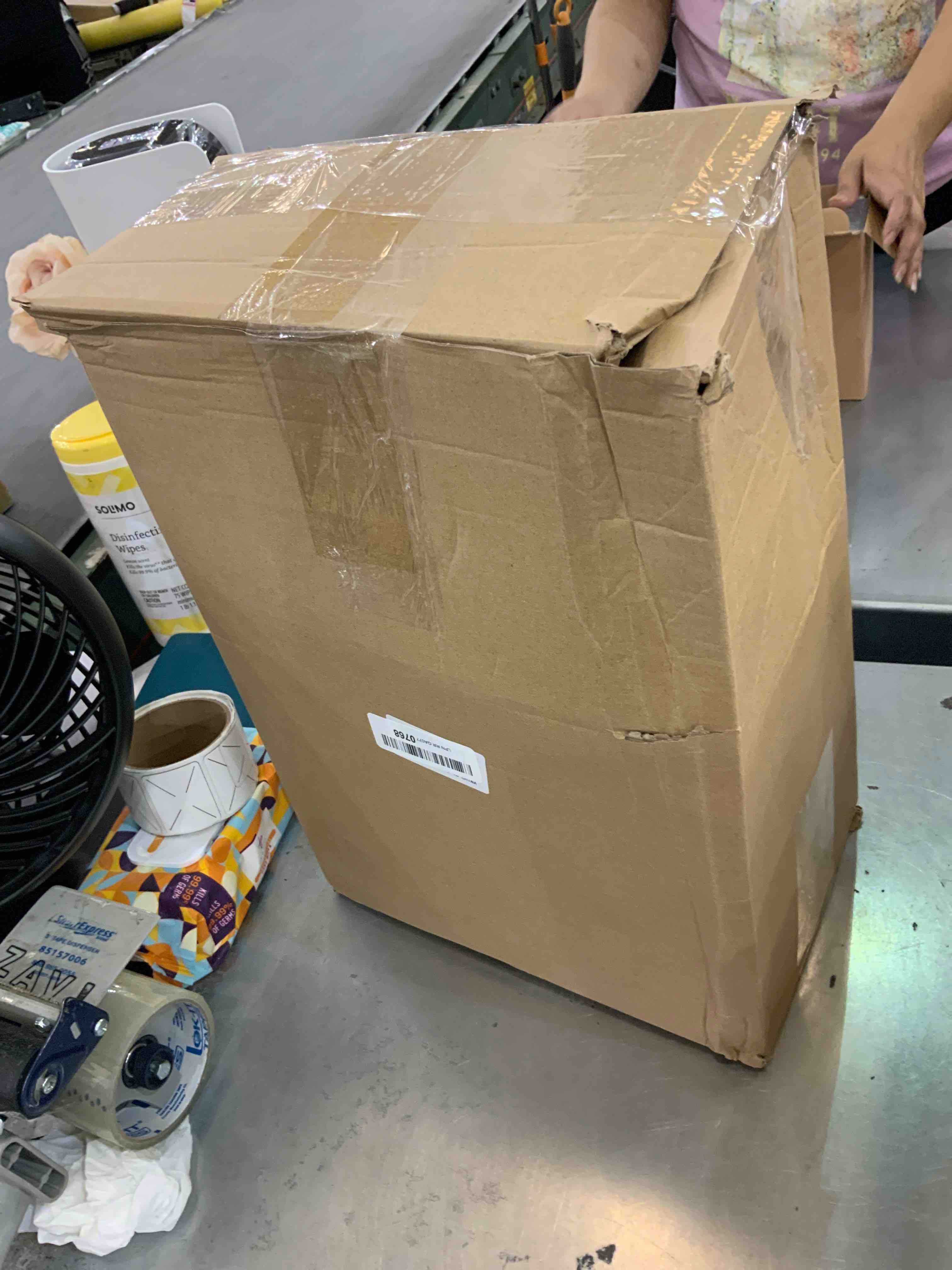https://s3.amazonaws.com/lotting-images-prod/bidfta/EXS00248324_1685712918735.jpeg