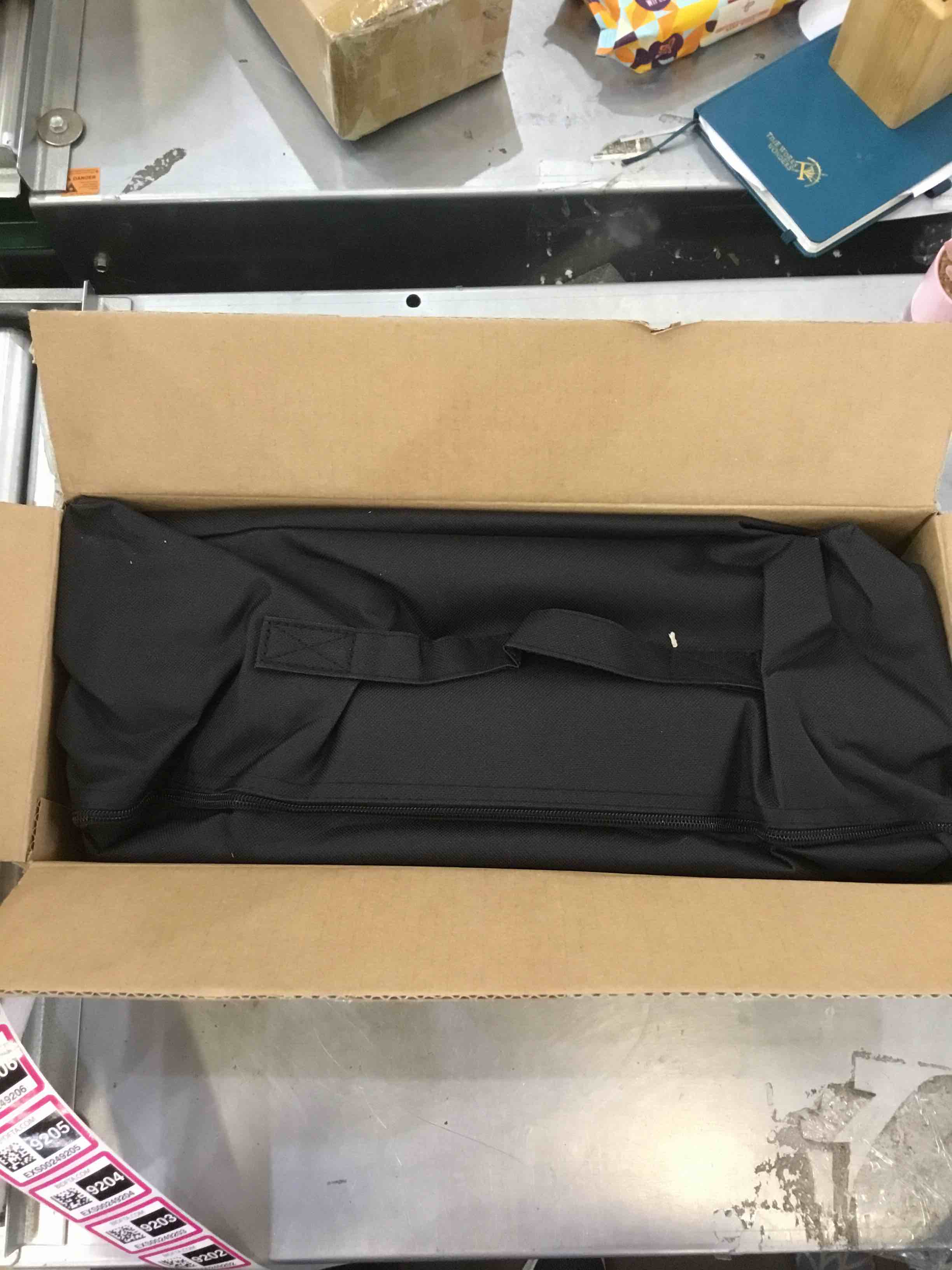 https://s3.amazonaws.com/lotting-images-prod/bidfta/EXS00249202_1685726187783.jpeg