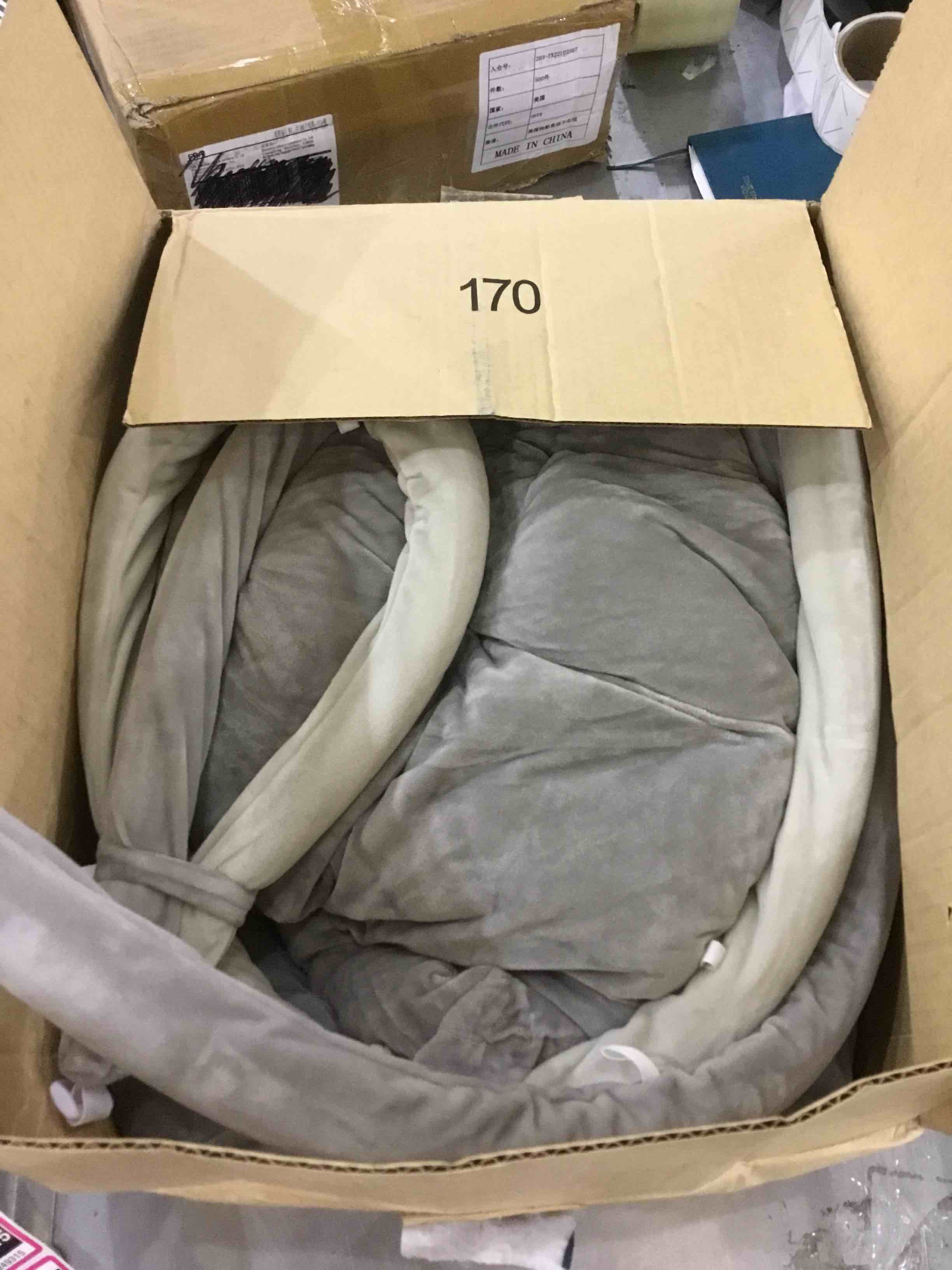 https://s3.amazonaws.com/lotting-images-prod/bidfta/EXS00249306_1685967830249.jpeg
