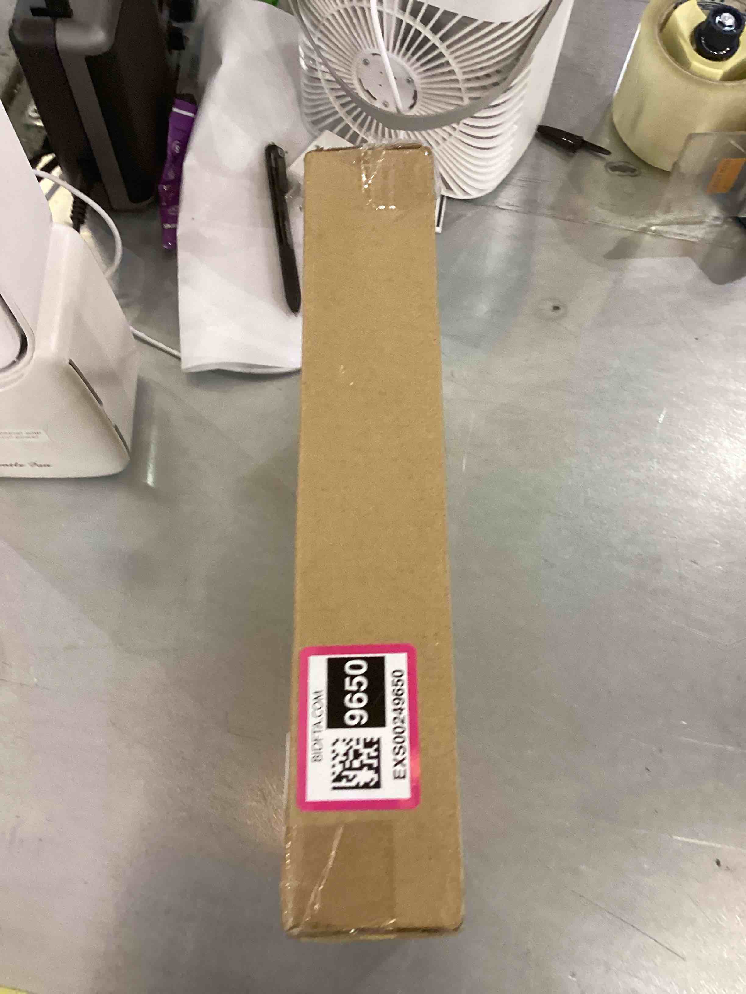 https://s3.amazonaws.com/lotting-images-prod/bidfta/EXS00249650_1685714912866.jpeg