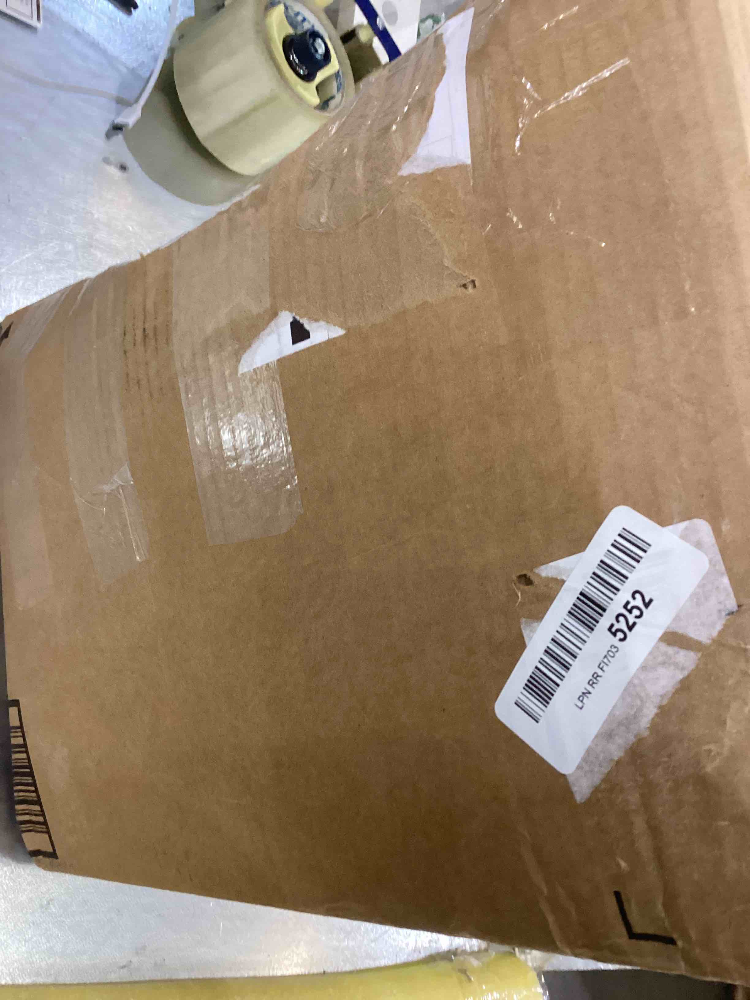 https://s3.amazonaws.com/lotting-images-prod/bidfta/EXS00249674_1685719075922.jpeg