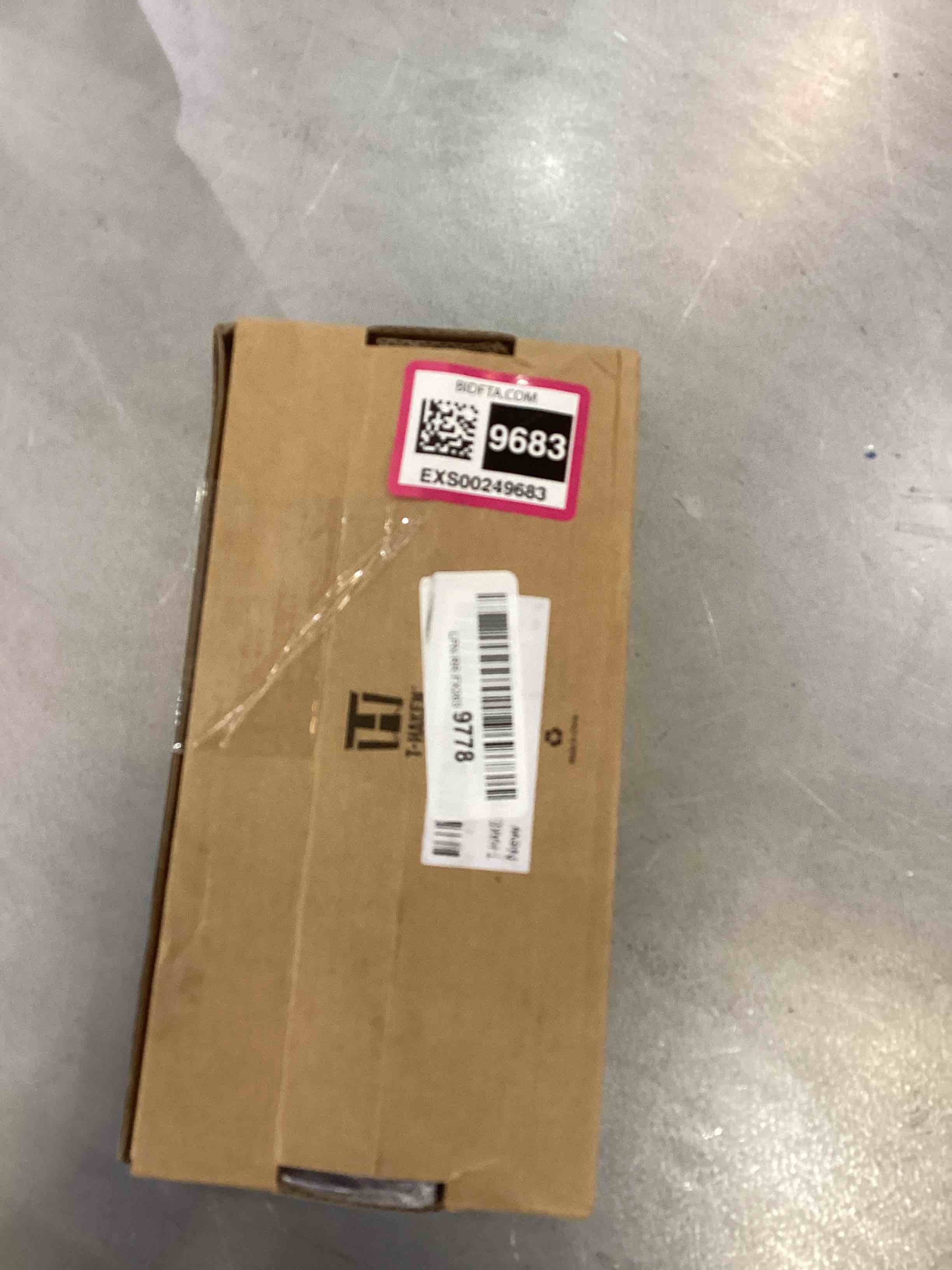 https://s3.amazonaws.com/lotting-images-prod/bidfta/EXS00249683_1685720116019.jpeg