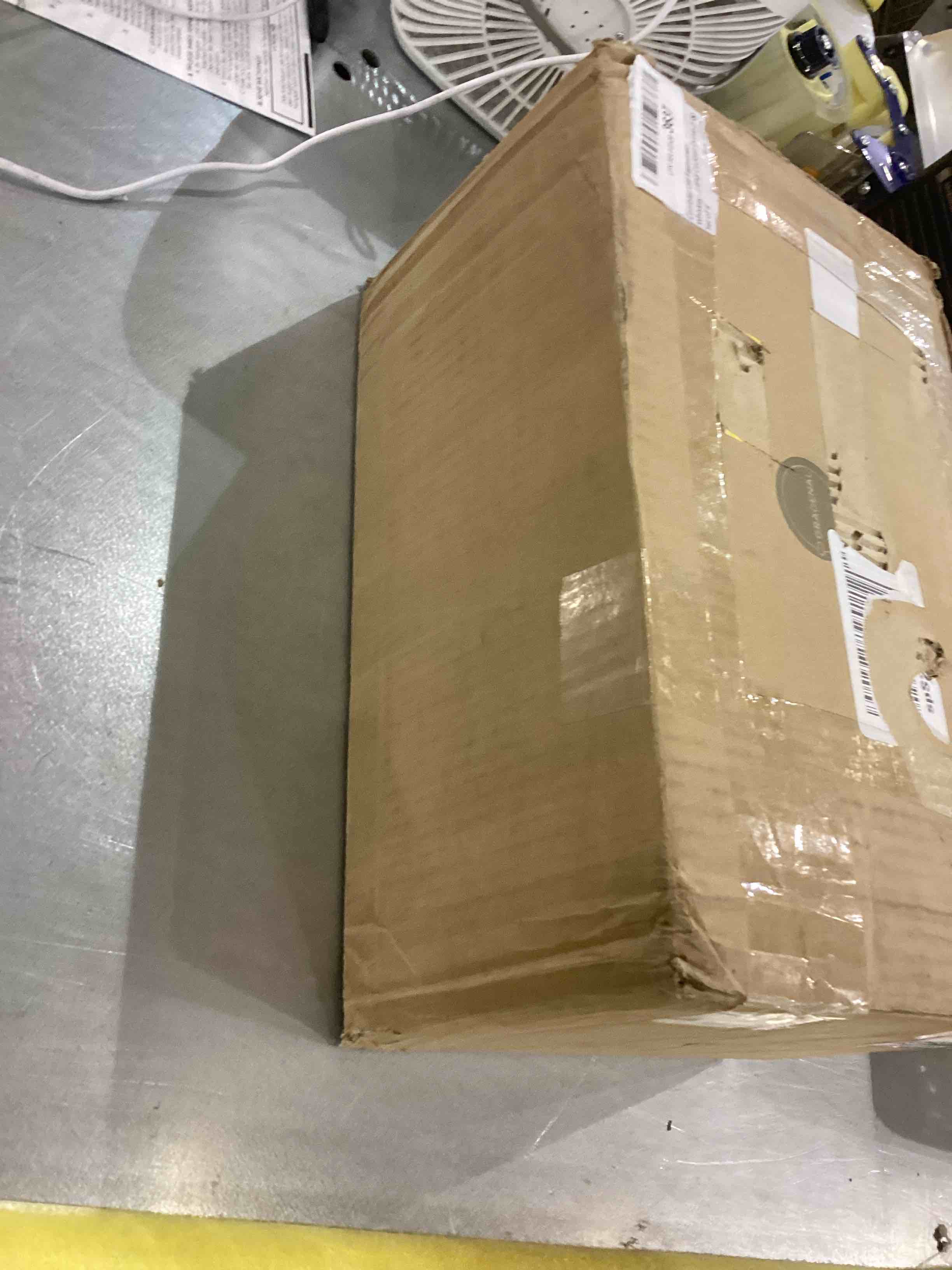 https://s3.amazonaws.com/lotting-images-prod/bidfta/EXS00249760_1685967972710.jpeg