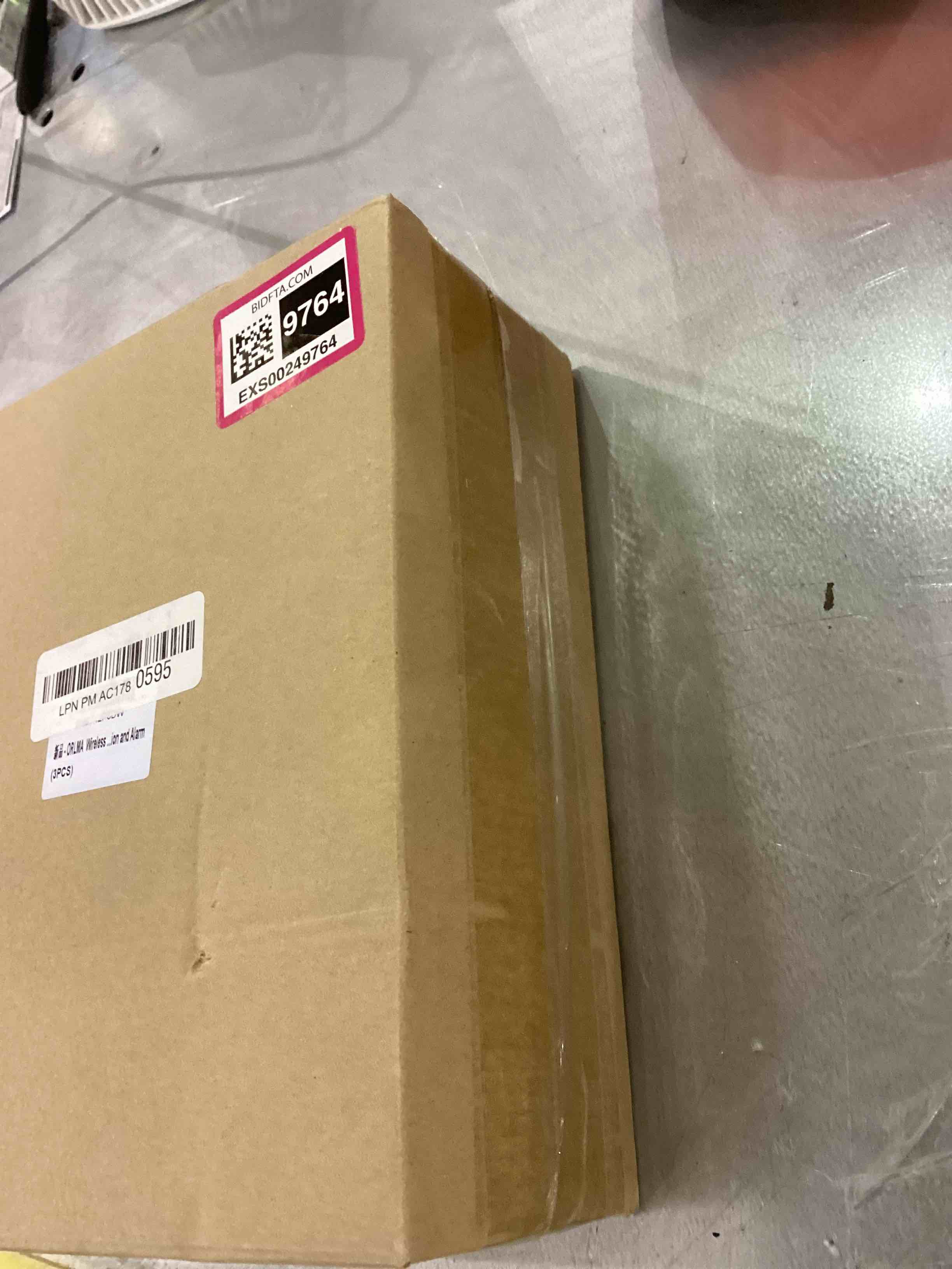 https://s3.amazonaws.com/lotting-images-prod/bidfta/EXS00249764_1685968414275.jpeg