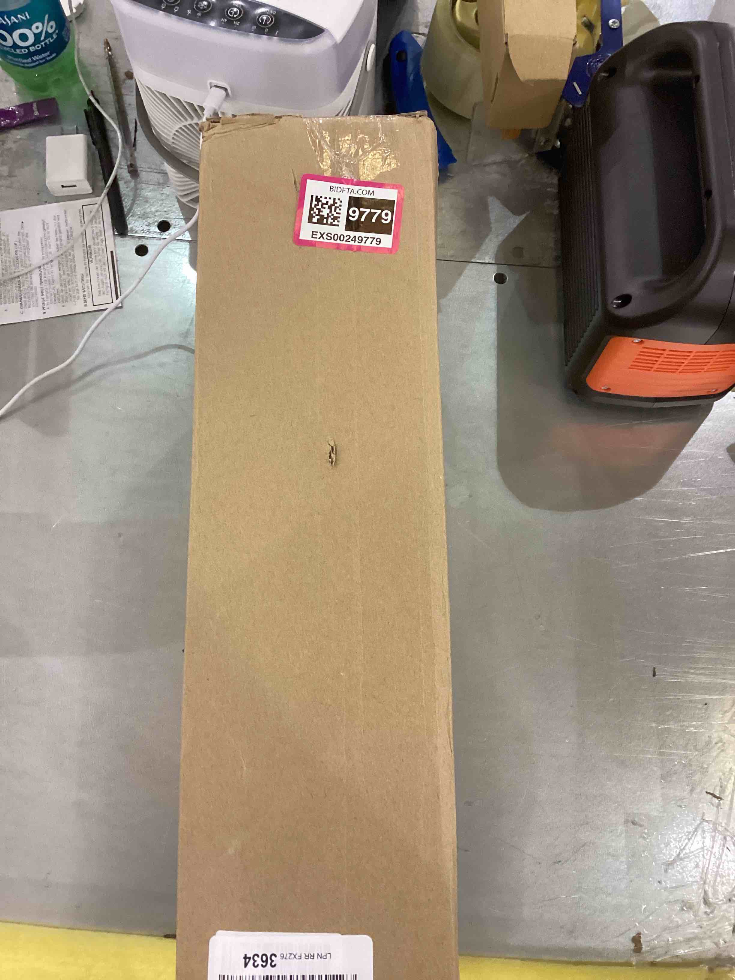https://s3.amazonaws.com/lotting-images-prod/bidfta/EXS00249779_1685971679560.jpeg
