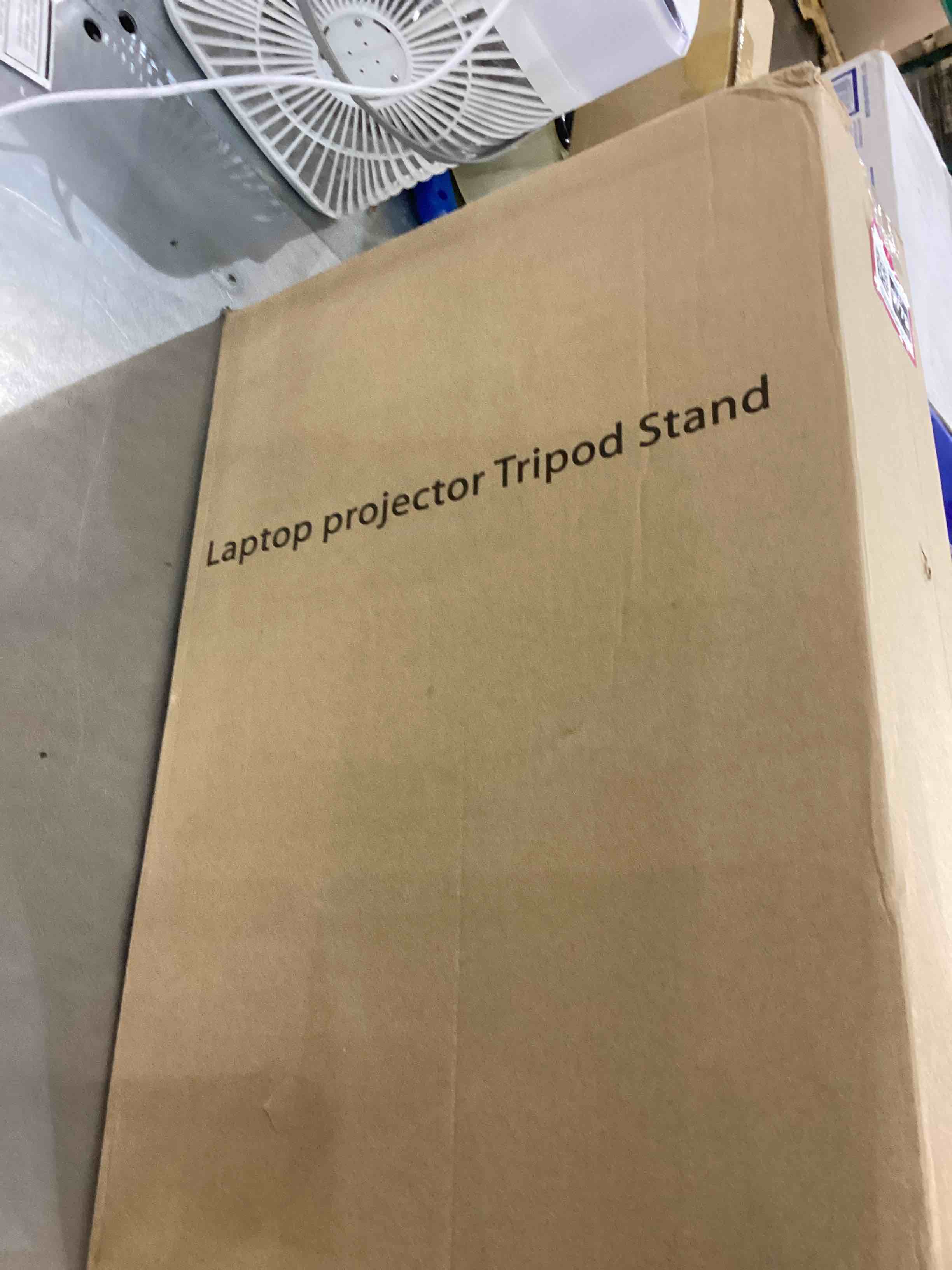https://s3.amazonaws.com/lotting-images-prod/bidfta/EXS00249779_1685971682070.jpeg