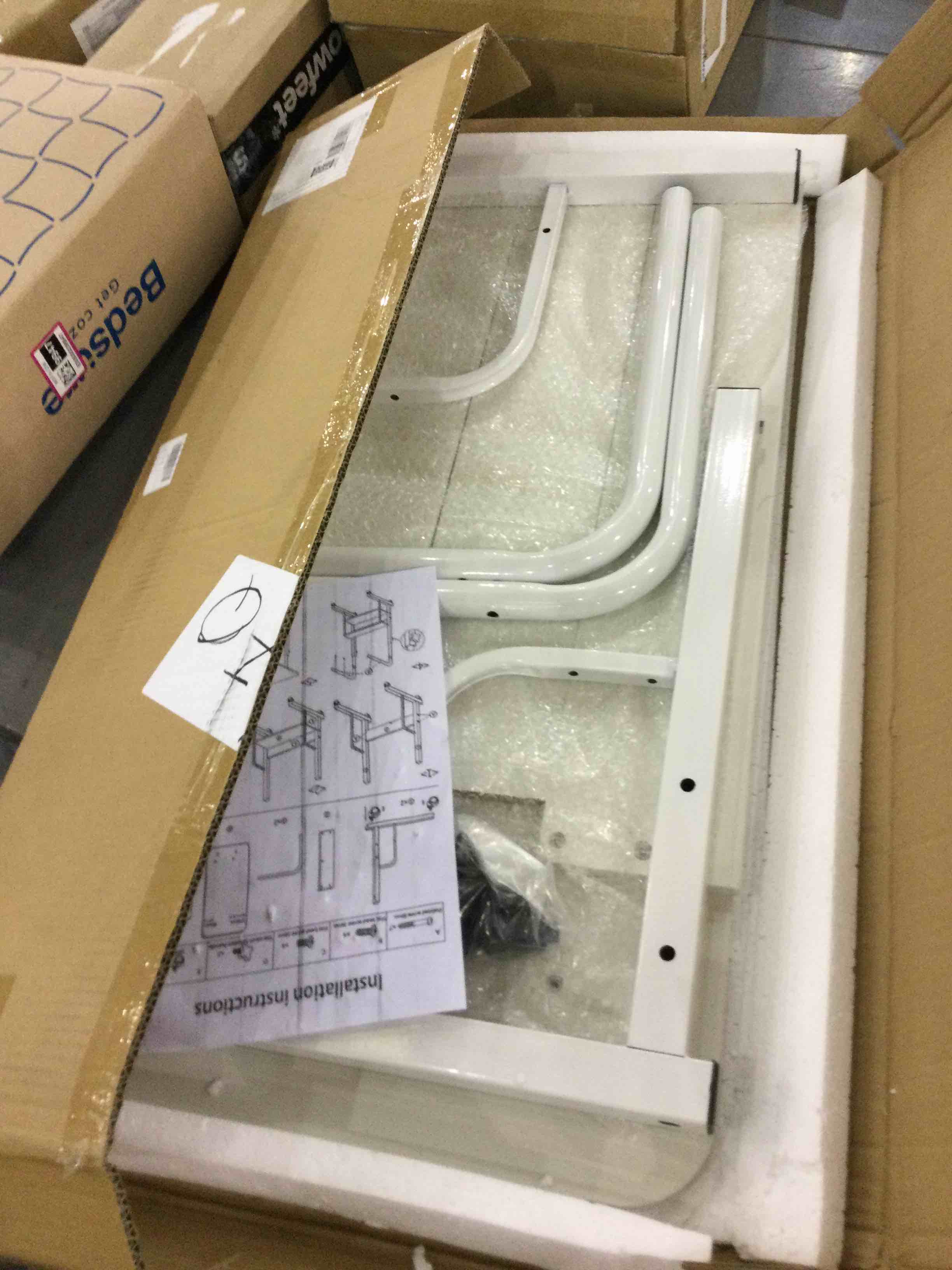 https://s3.amazonaws.com/lotting-images-prod/bidfta/EXS00250091_1684499445270.jpeg